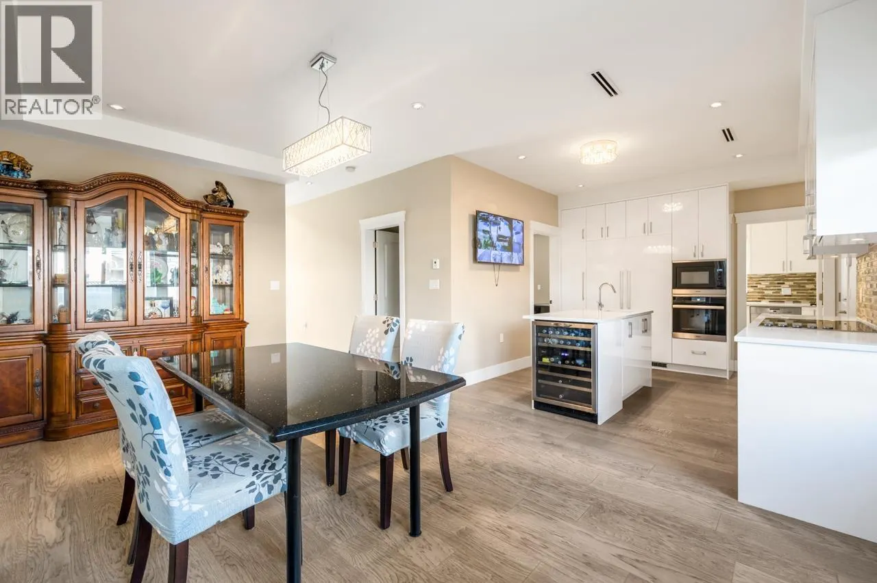 4591 TRIMARAN DRIVE