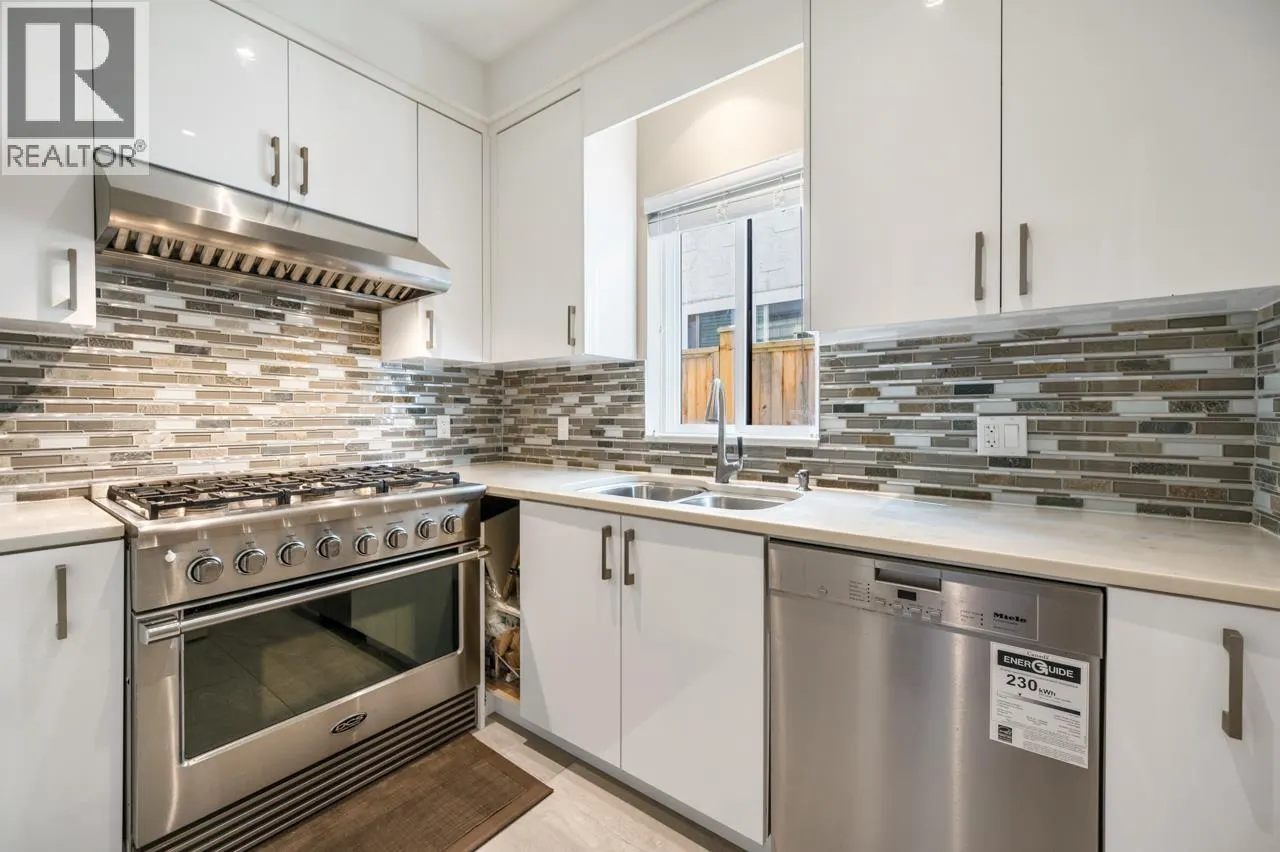 4591 TRIMARAN DRIVE