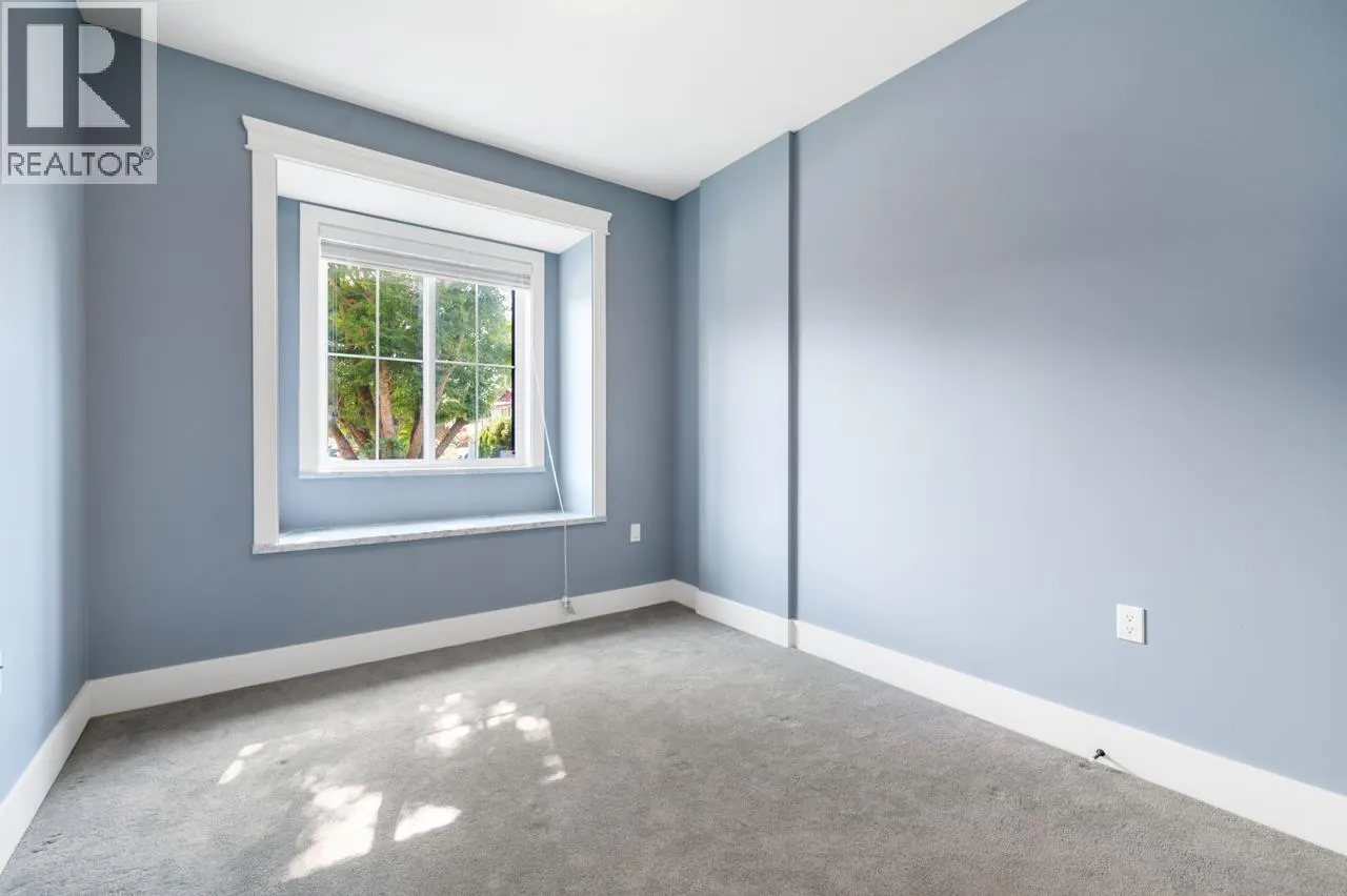 4591 TRIMARAN DRIVE
