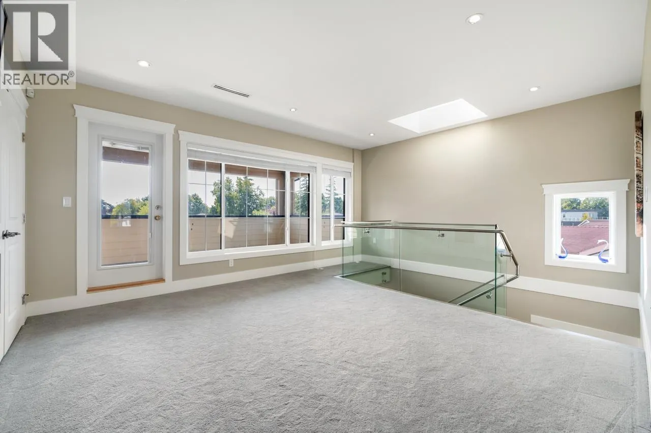 4591 TRIMARAN DRIVE