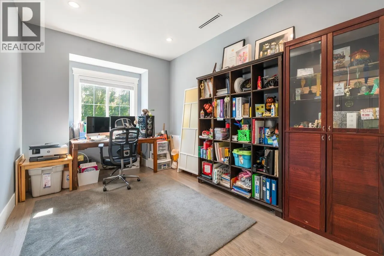 4591 TRIMARAN DRIVE