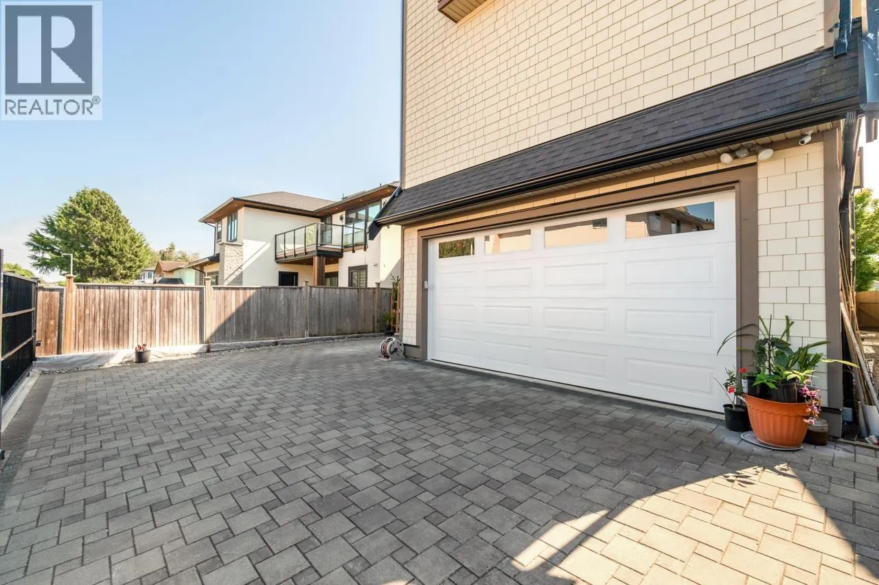4591 TRIMARAN DRIVE