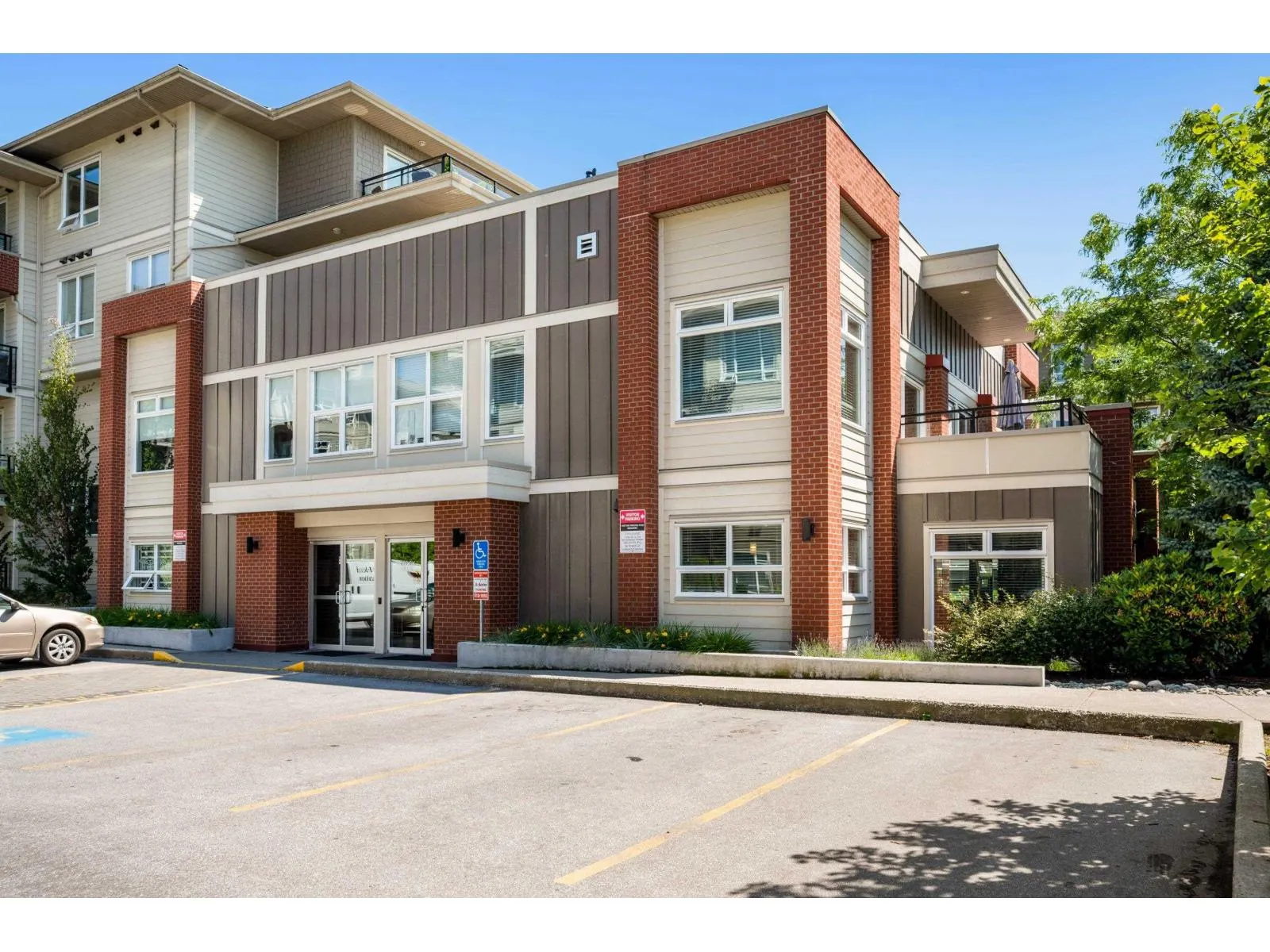 F204 20211 66 AVENUE