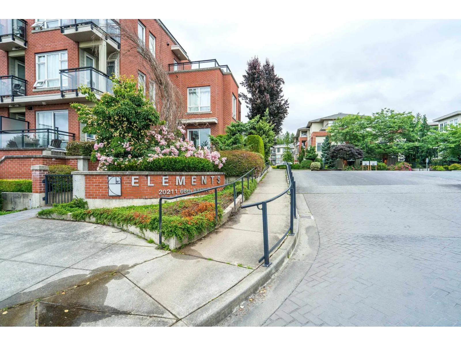 F204 20211 66 AVENUE