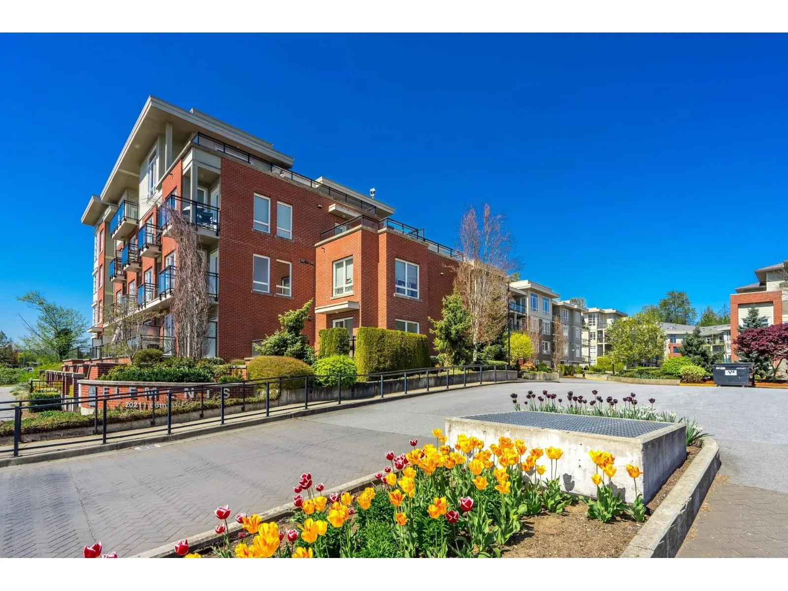 F204 20211 66 AVENUE