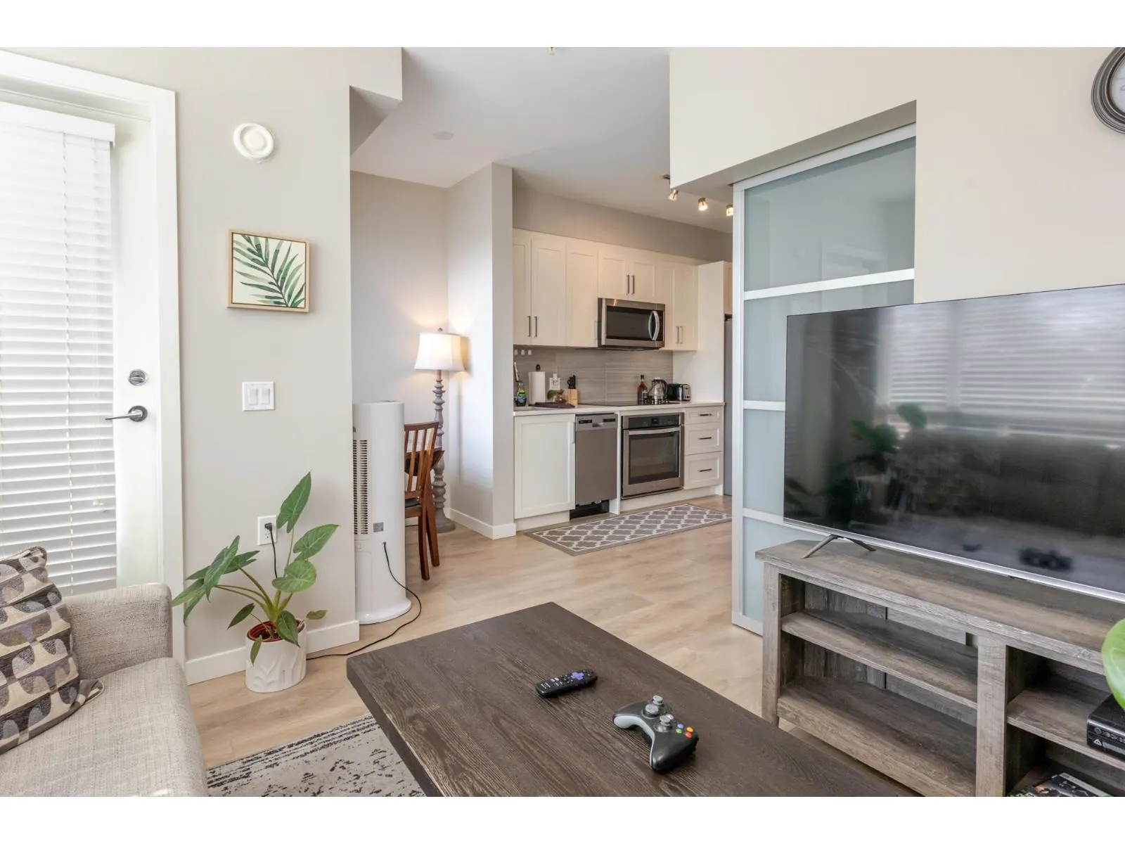 F204 20211 66 AVENUE