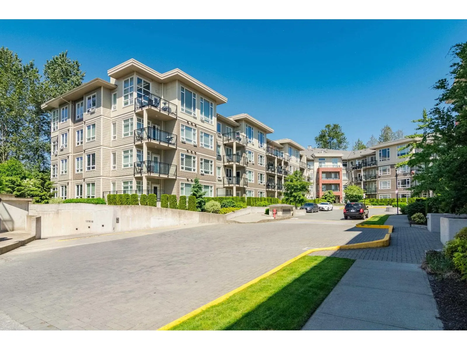F204 20211 66 AVENUE