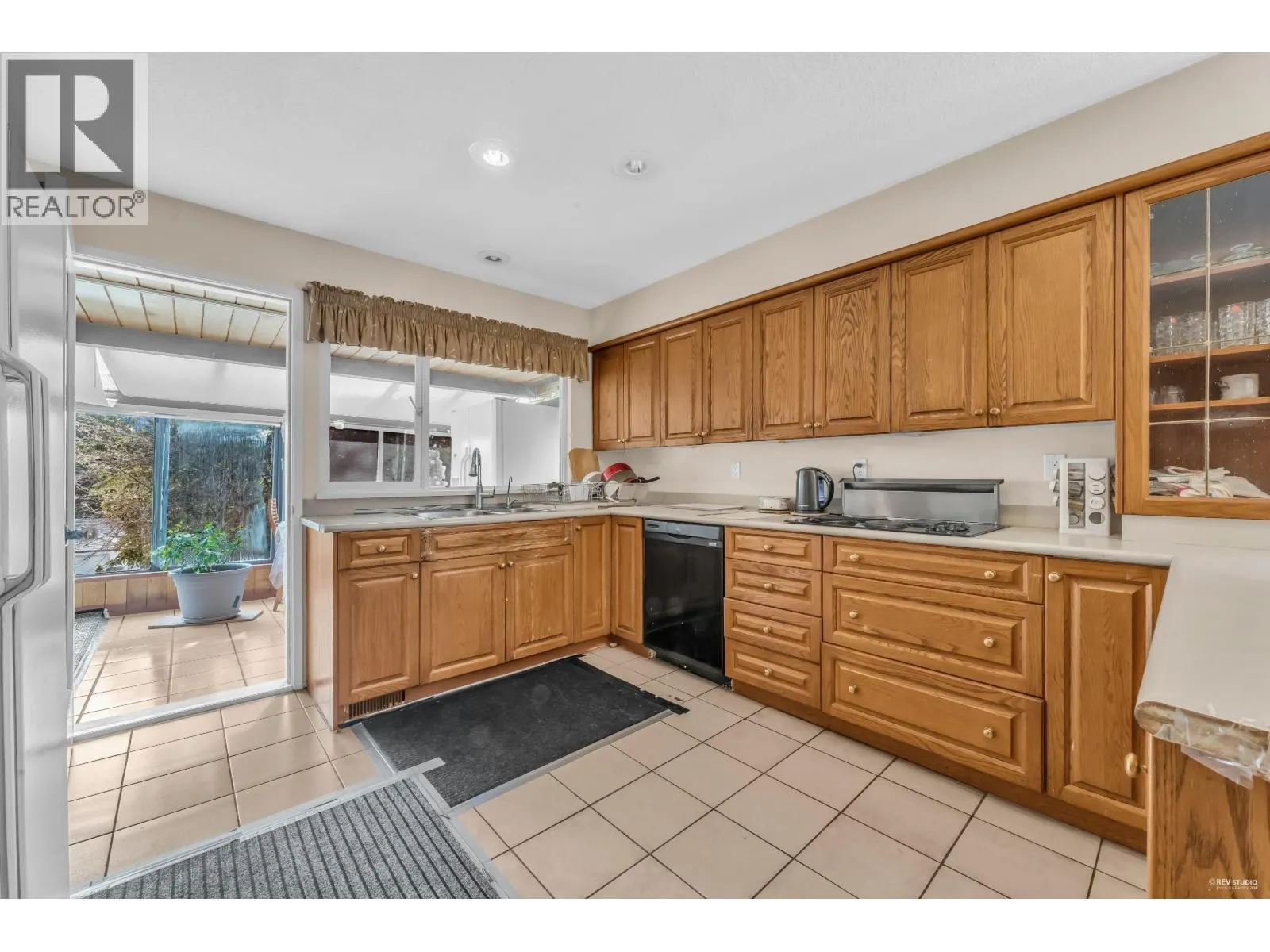 1181 CHARTWELL DRIVE