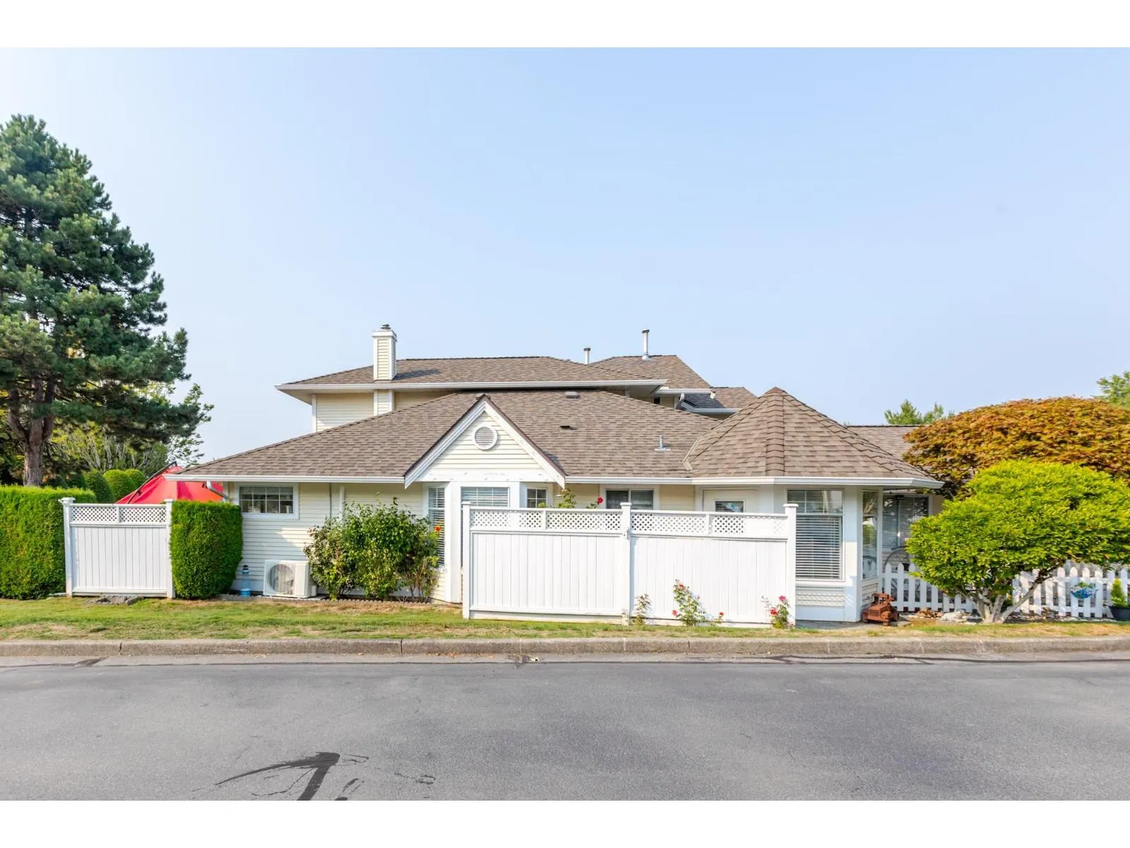 83 21138 88 AVENUE