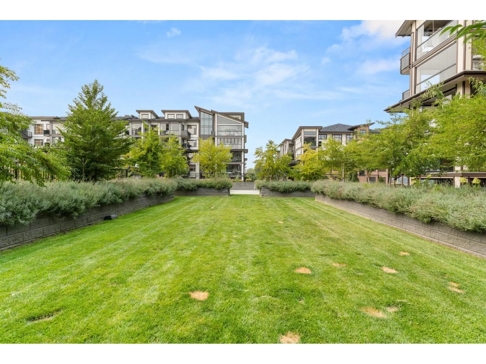 210 20376 86 AVENUE