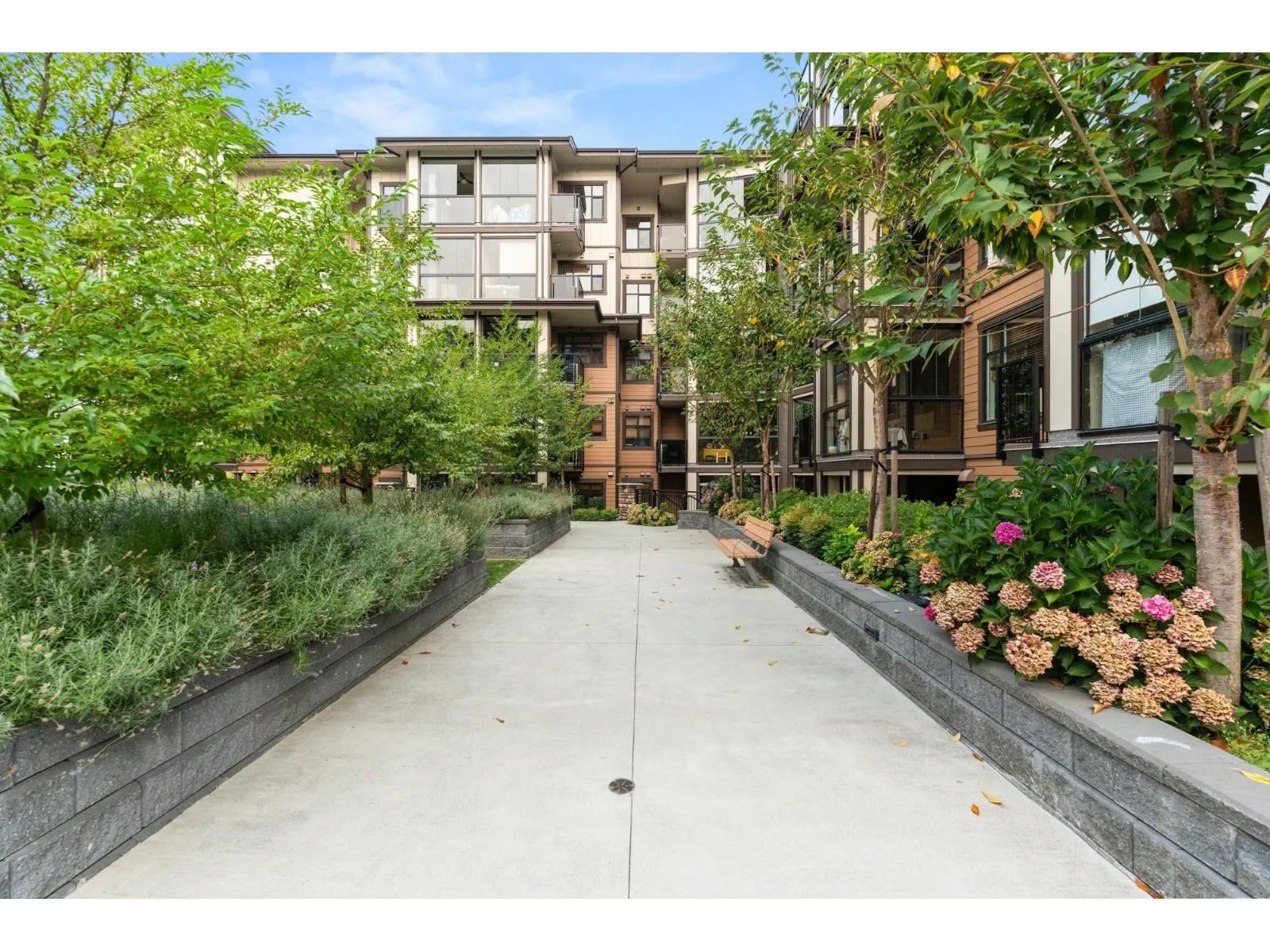 210 20376 86 AVENUE