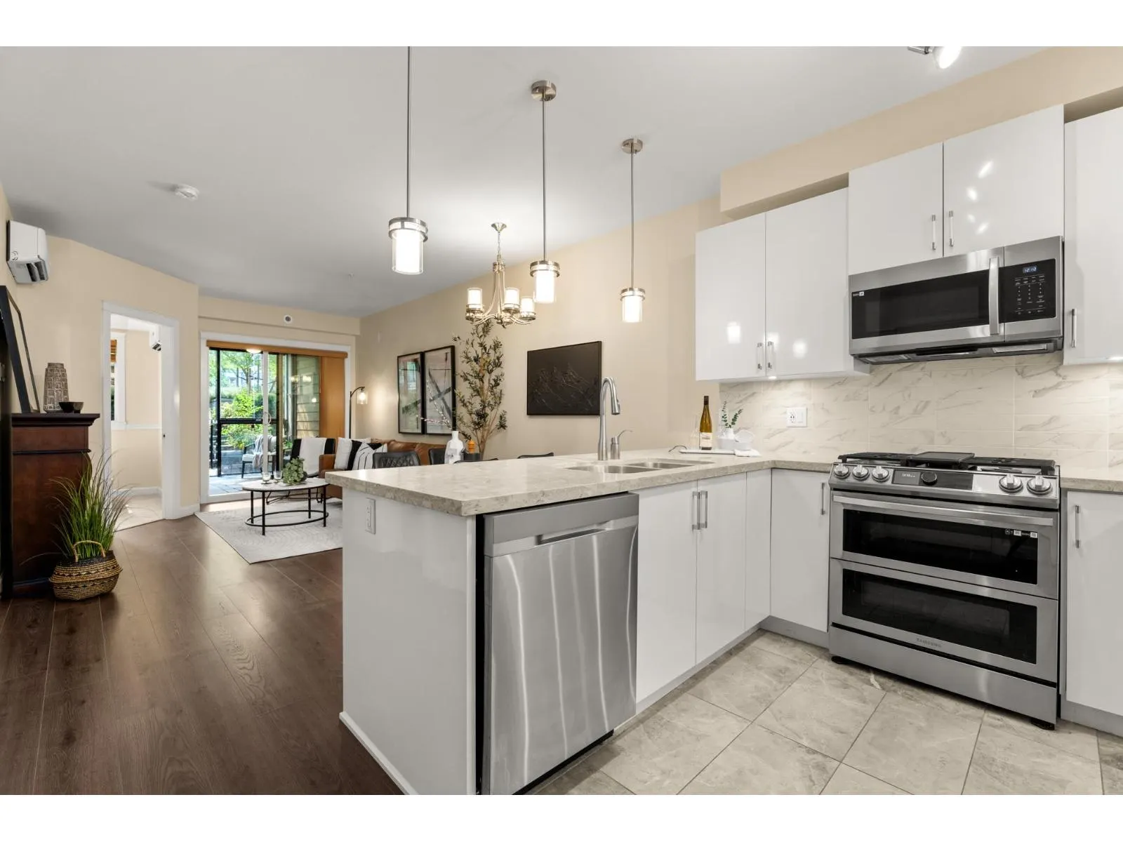 210 20376 86 AVENUE