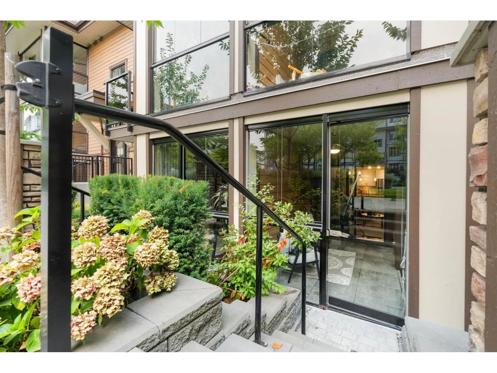210 20376 86 AVENUE