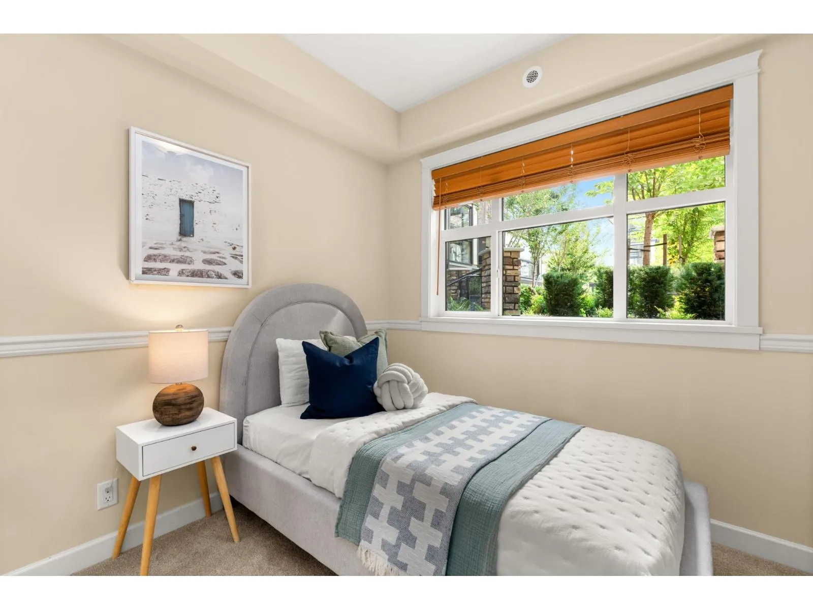 210 20376 86 AVENUE