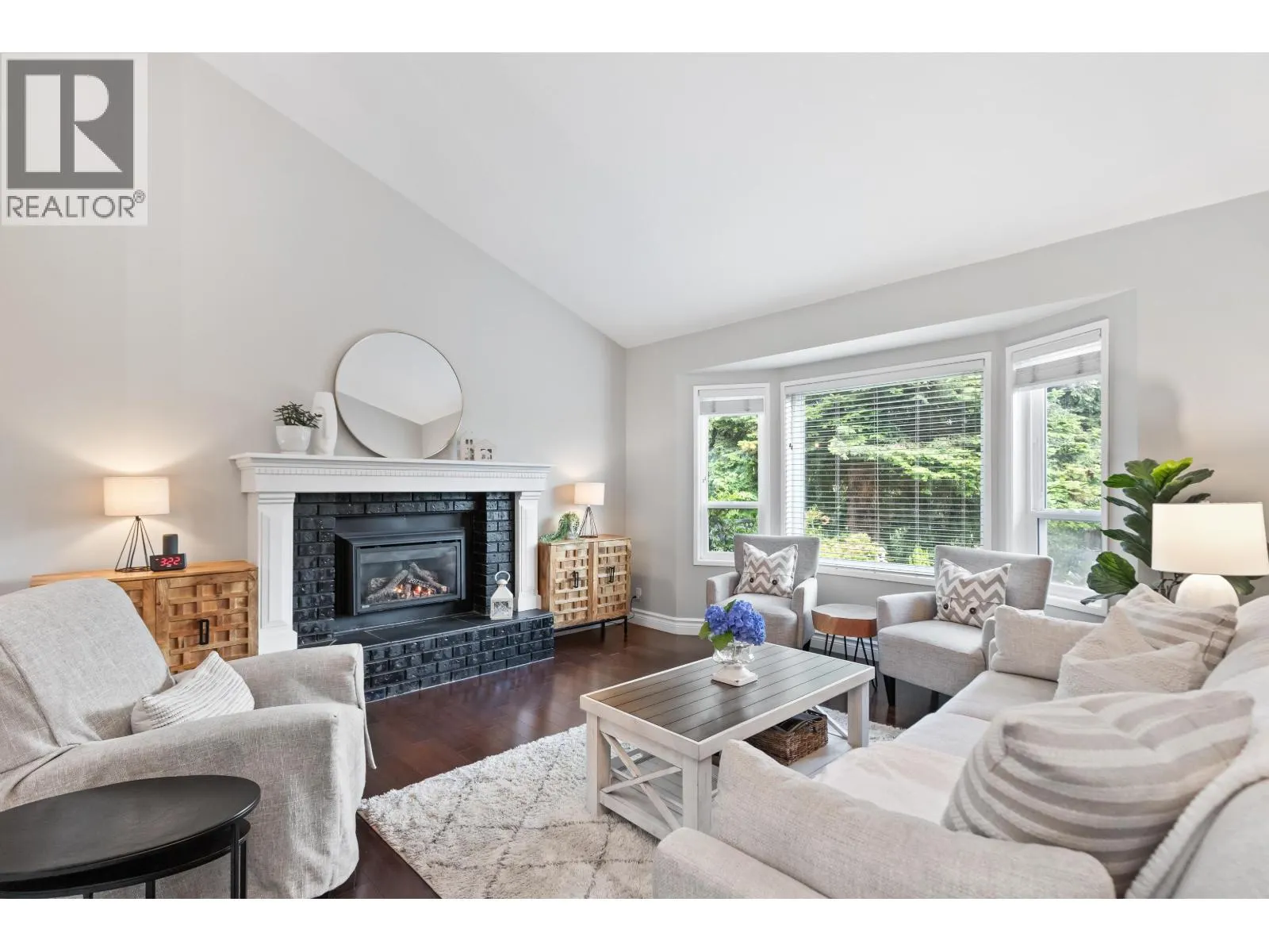 472 RIVERVIEW CRESCENT