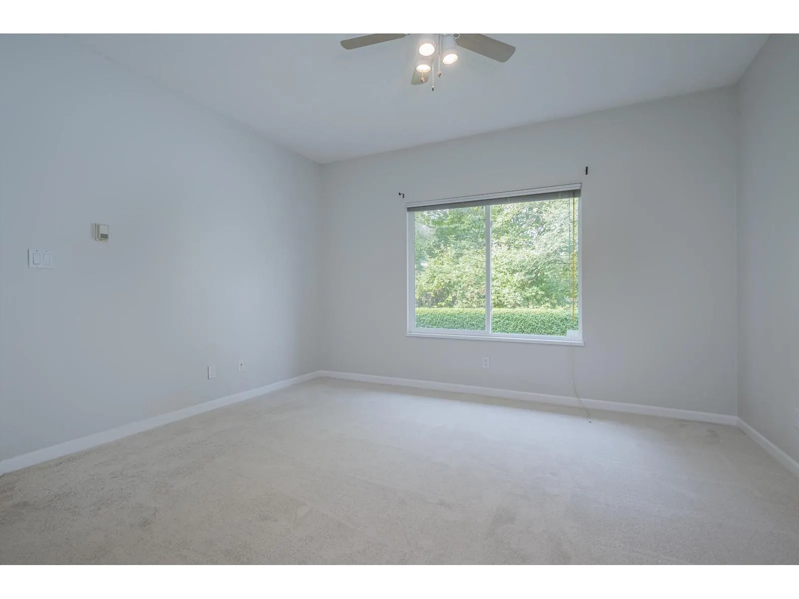 72 21579 88B AVENUE