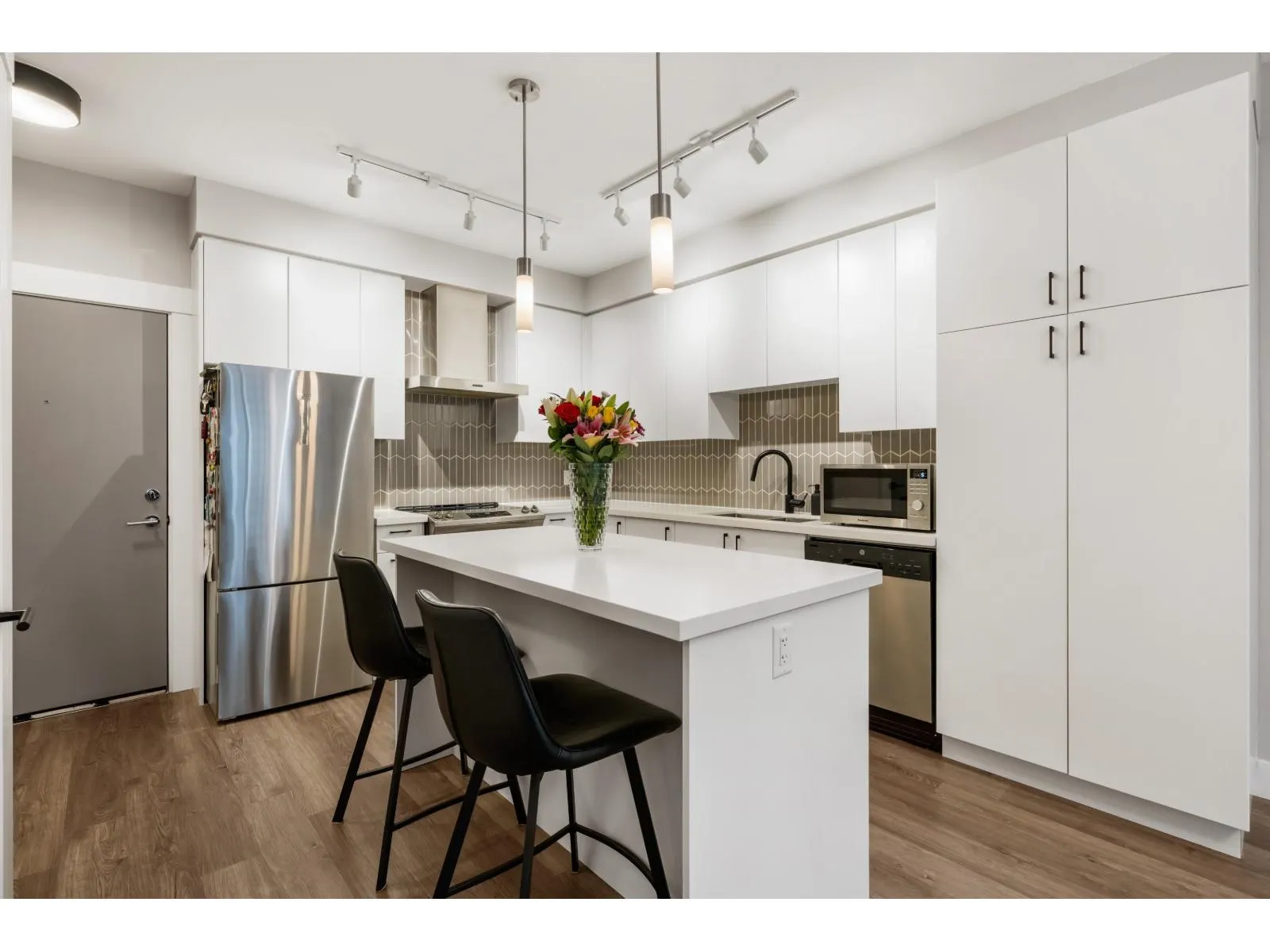 B308 20838 78B AVENUE