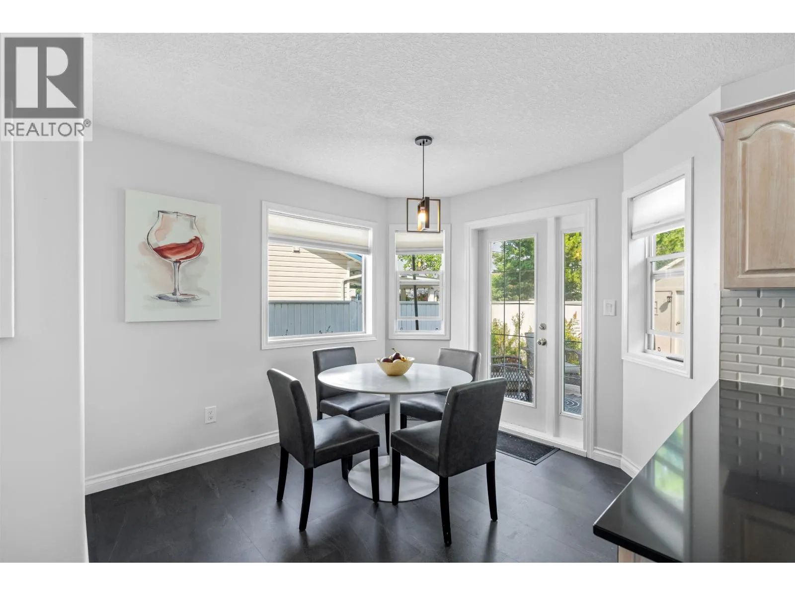 6689 WESTMOUNT CRESCENT