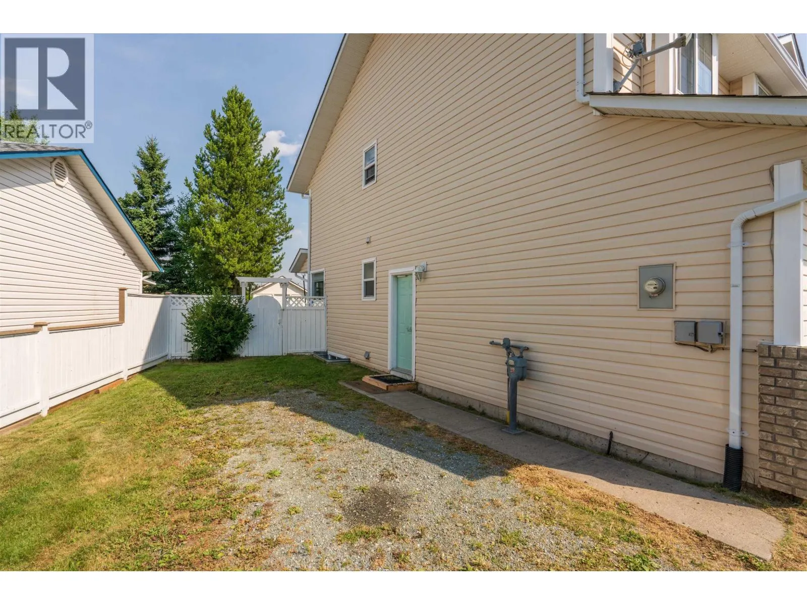 6689 WESTMOUNT CRESCENT