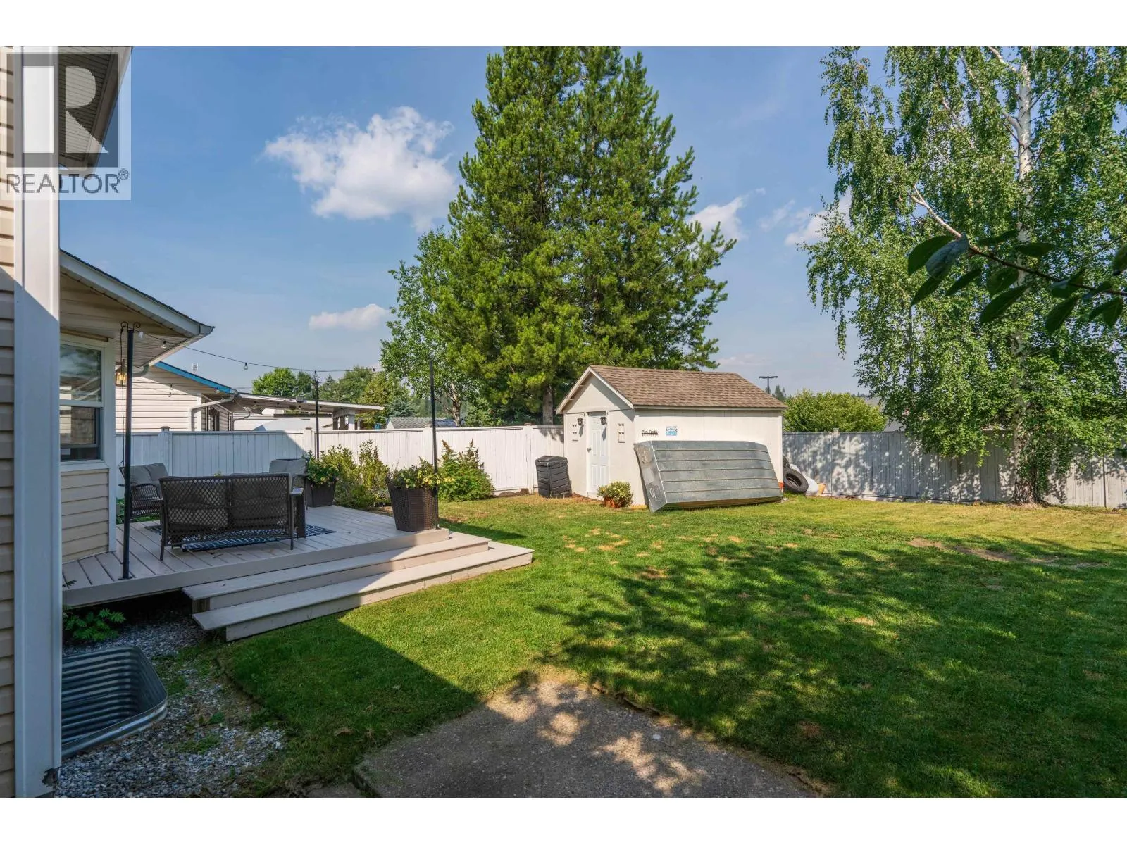 6689 WESTMOUNT CRESCENT