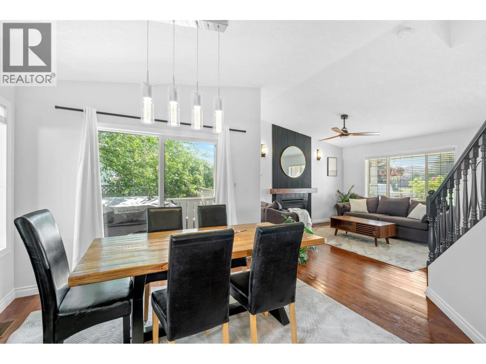 6689 WESTMOUNT CRESCENT