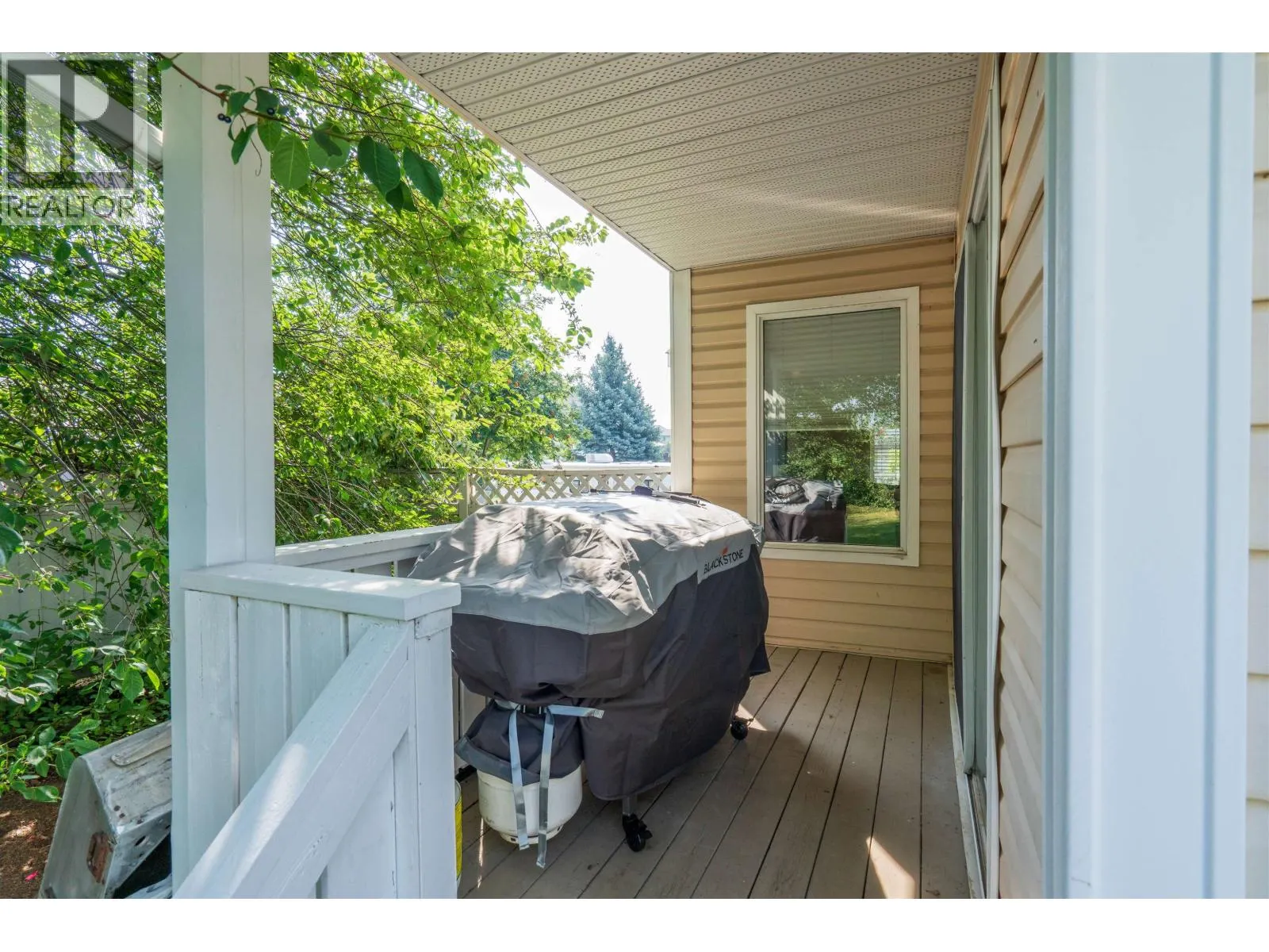 6689 WESTMOUNT CRESCENT