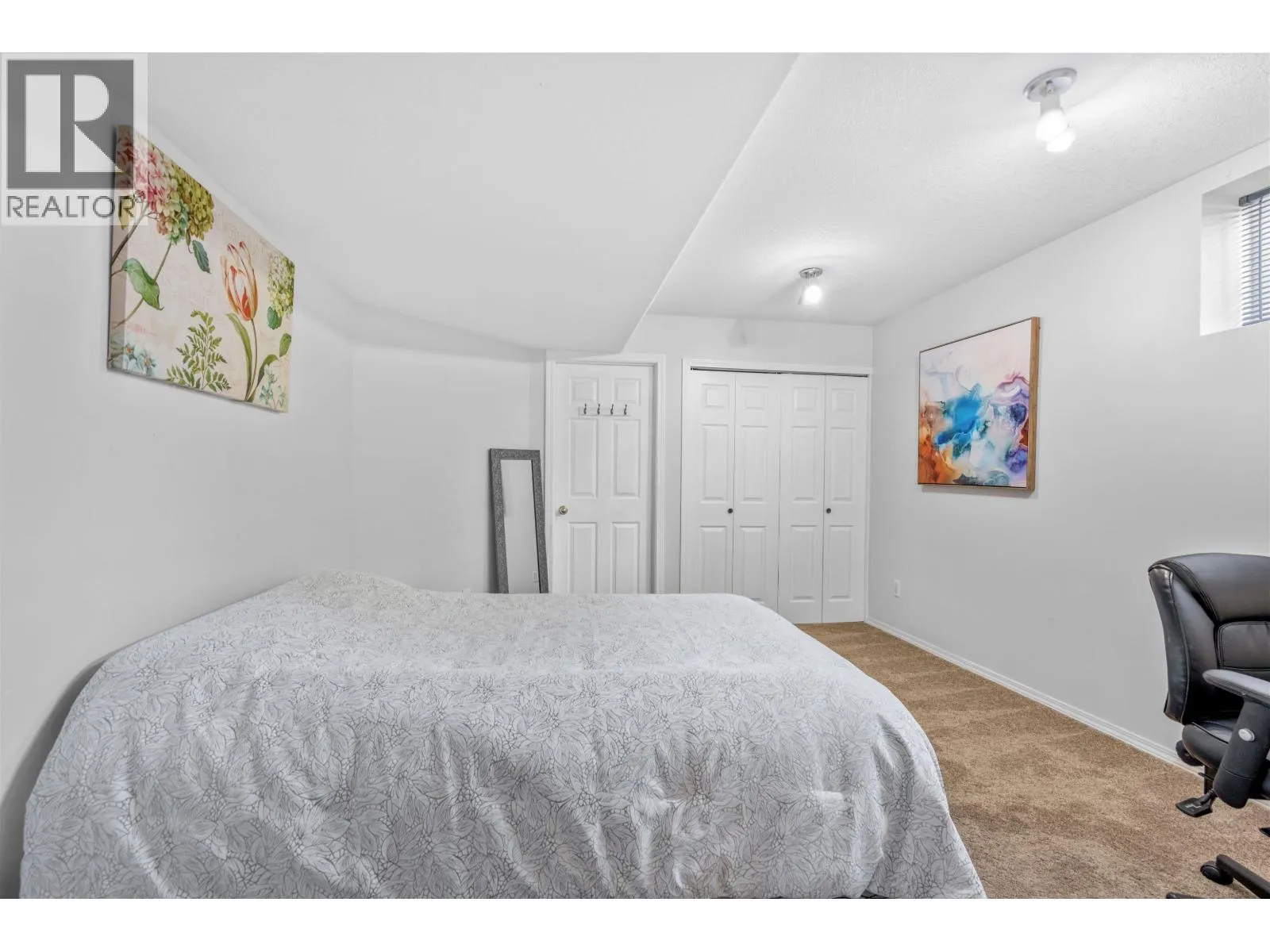 6689 WESTMOUNT CRESCENT
