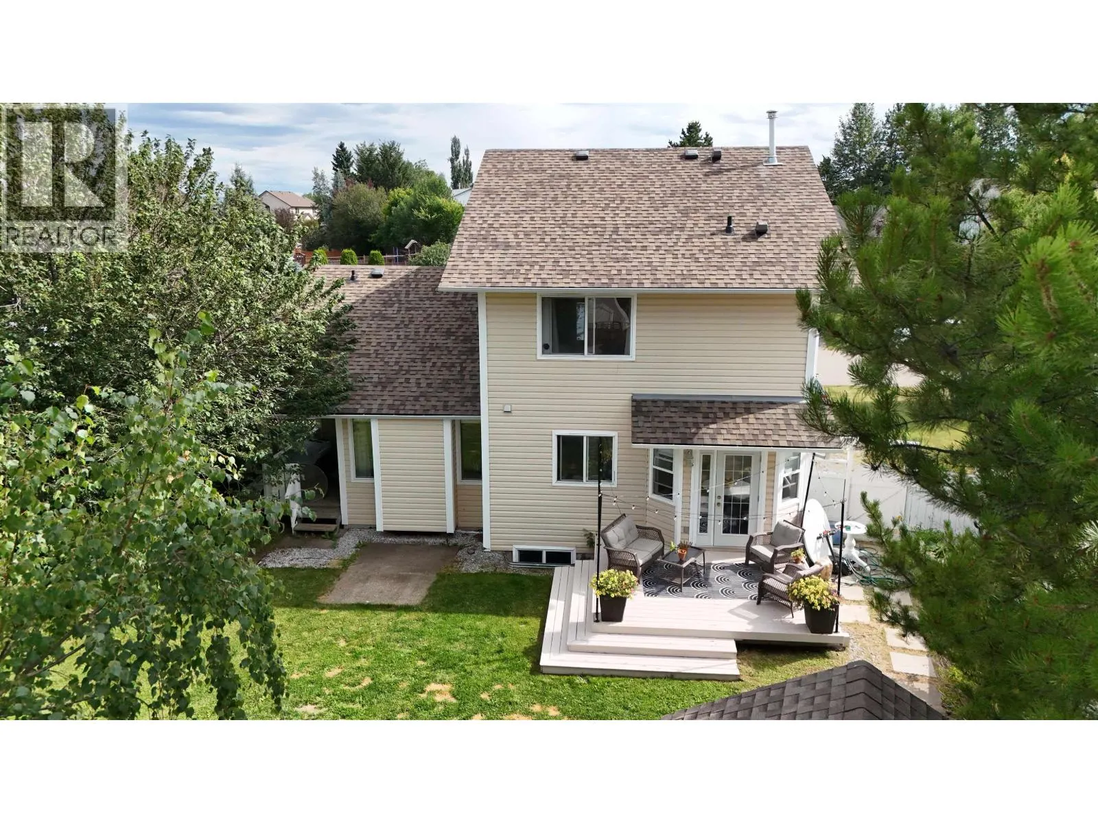 6689 WESTMOUNT CRESCENT