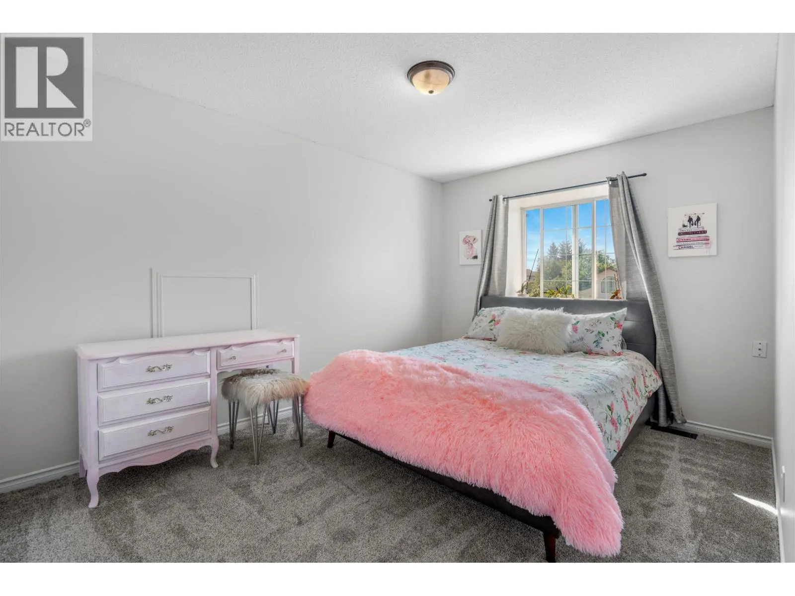 6689 WESTMOUNT CRESCENT