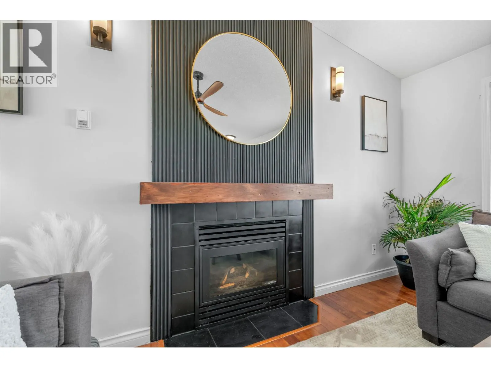 6689 WESTMOUNT CRESCENT