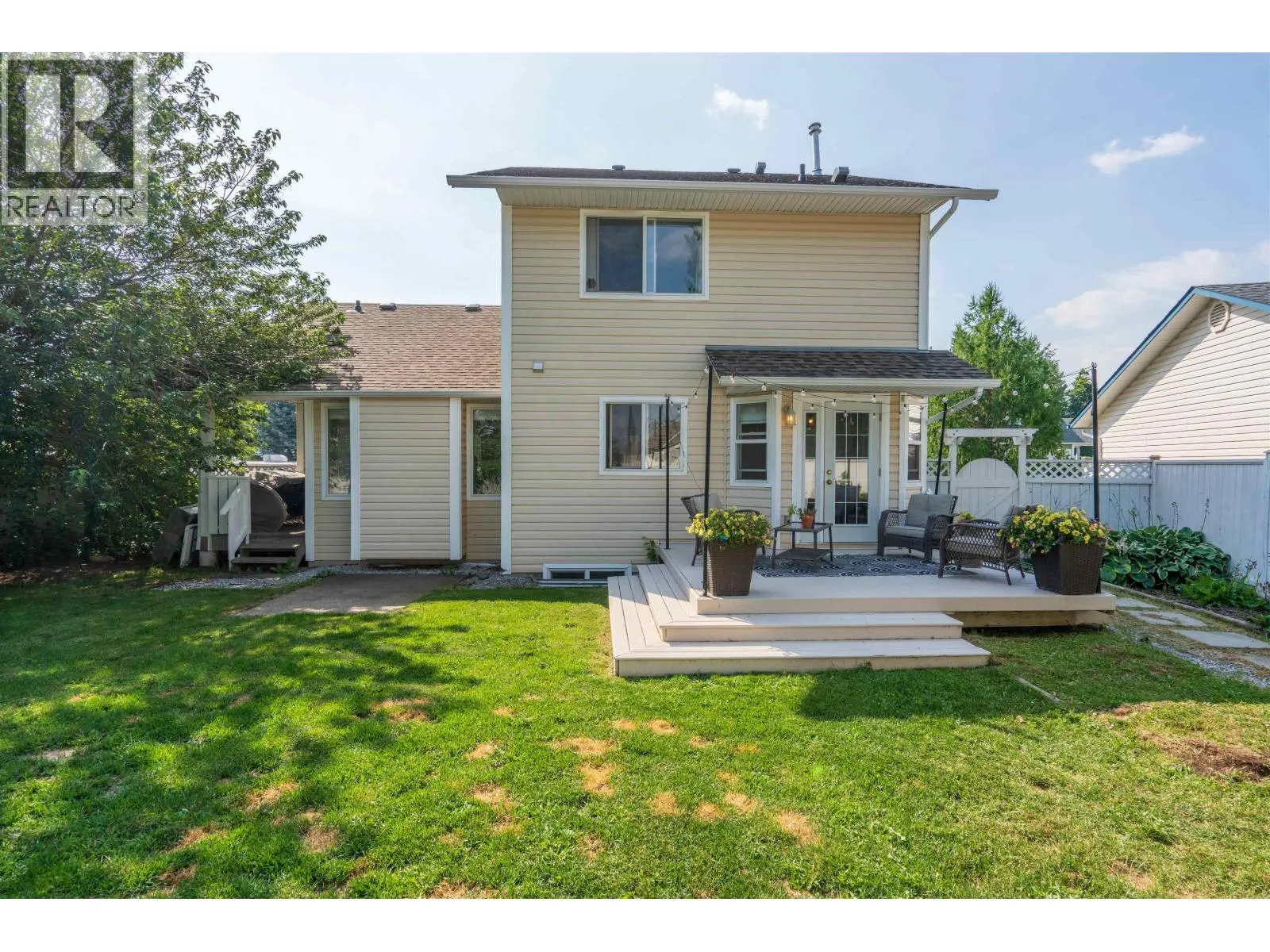 6689 WESTMOUNT CRESCENT