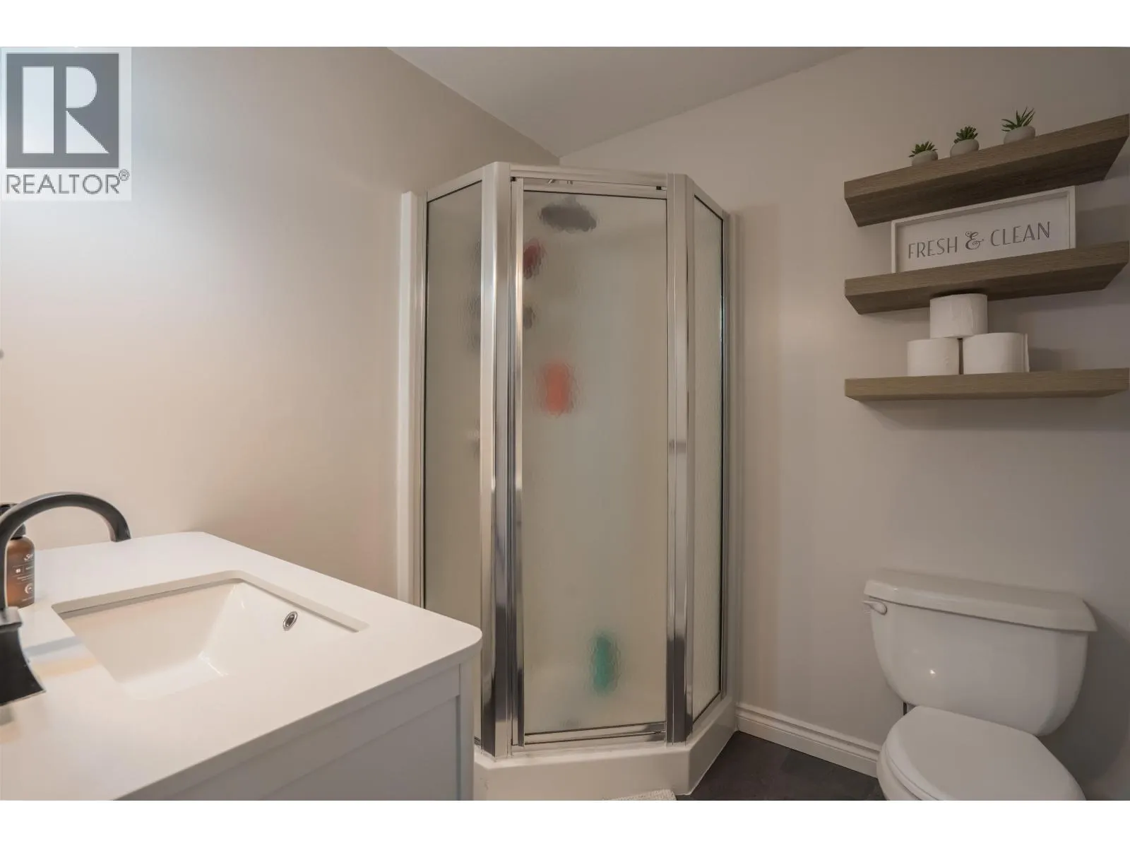 6689 WESTMOUNT CRESCENT