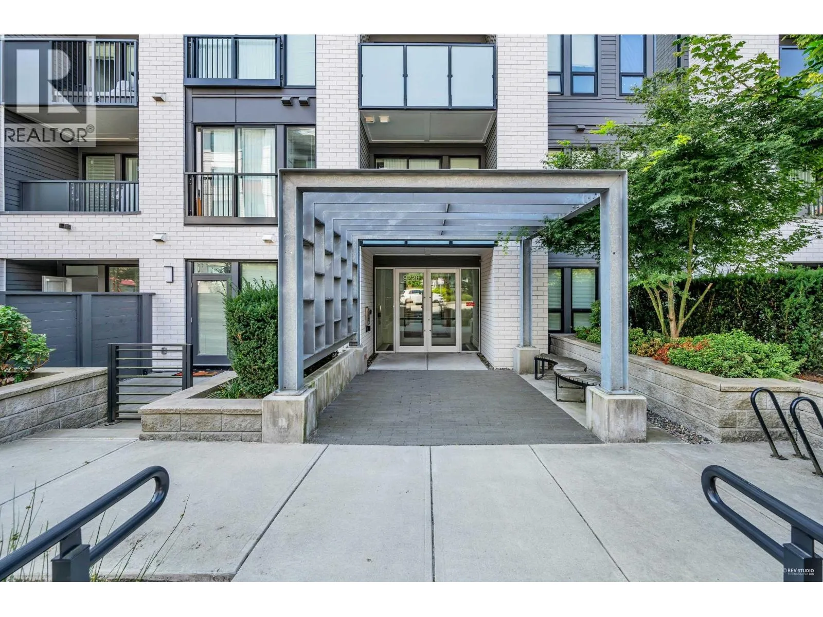 402 9228 SLOPES MEWS