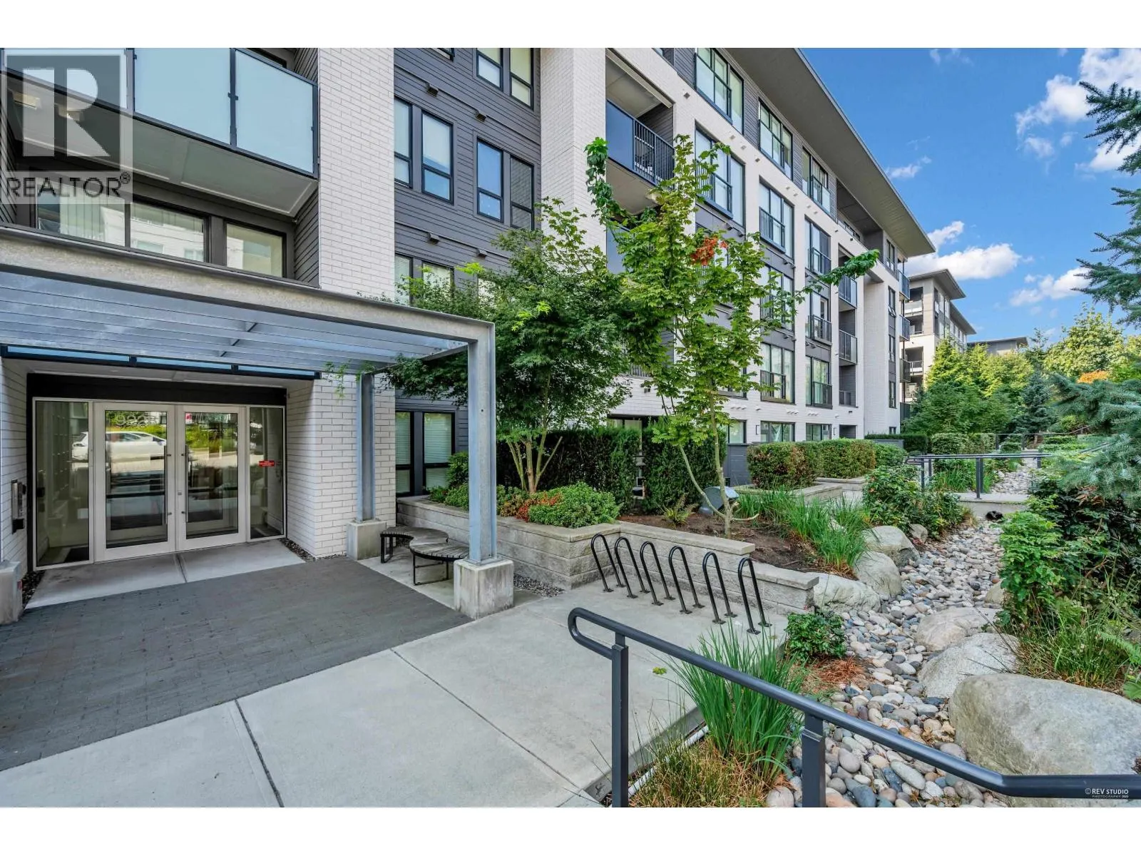 402 9228 SLOPES MEWS