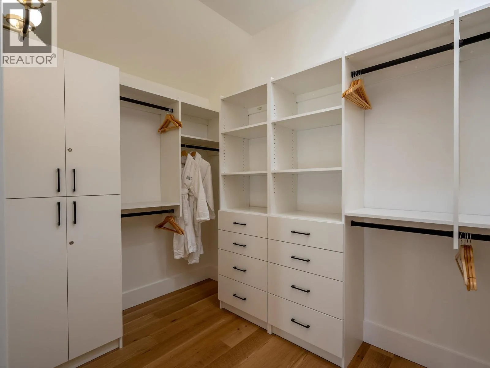 3231 PEAK DRIVE
