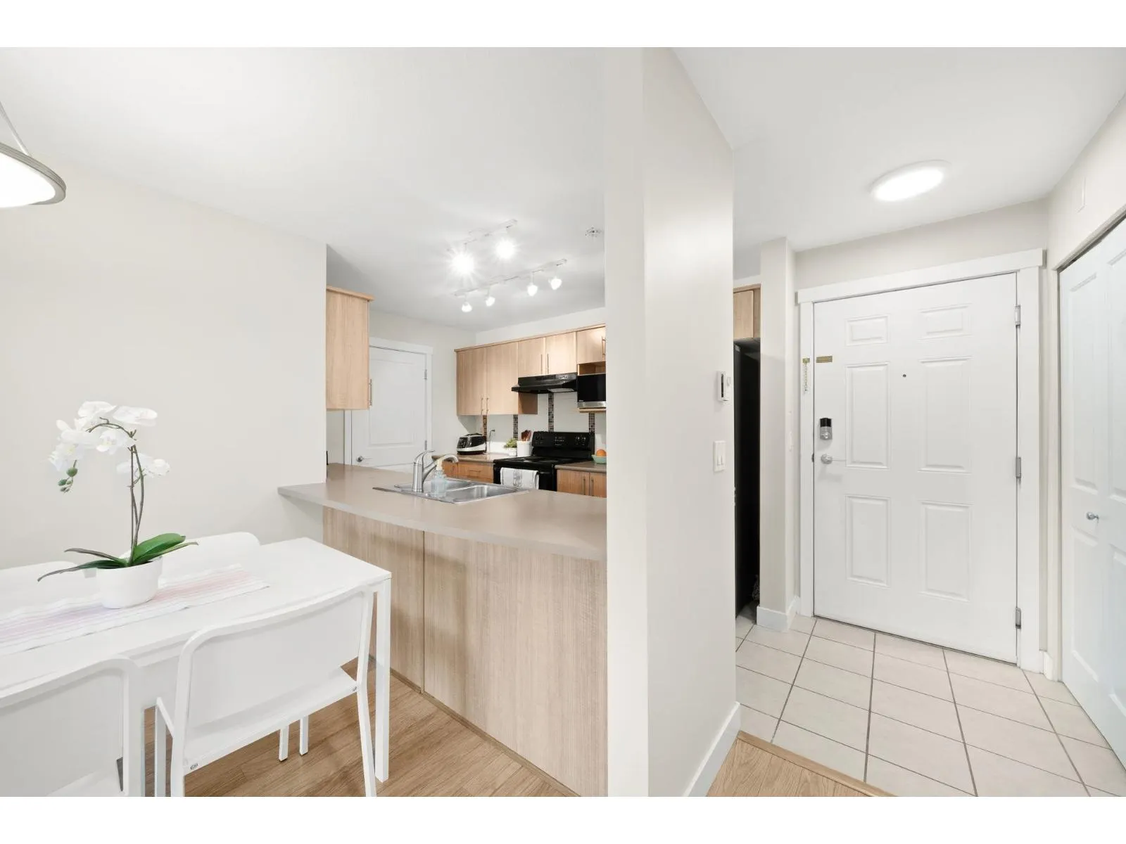 305 19388 65 AVENUE