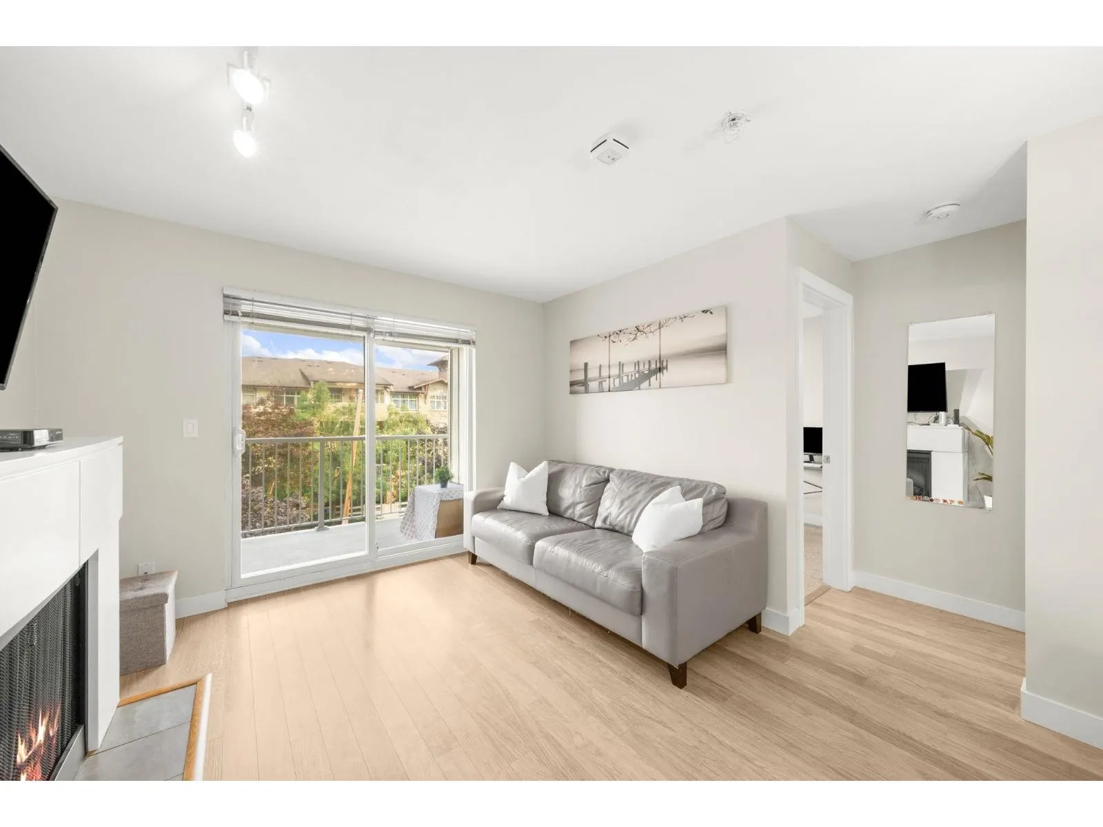 305 19388 65 AVENUE