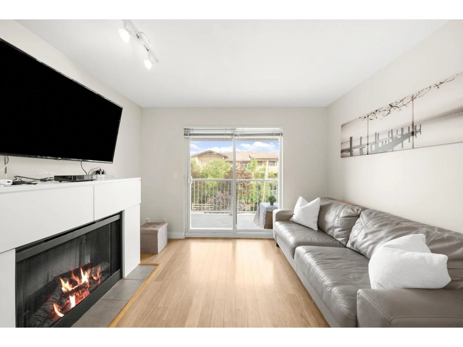 305 19388 65 AVENUE