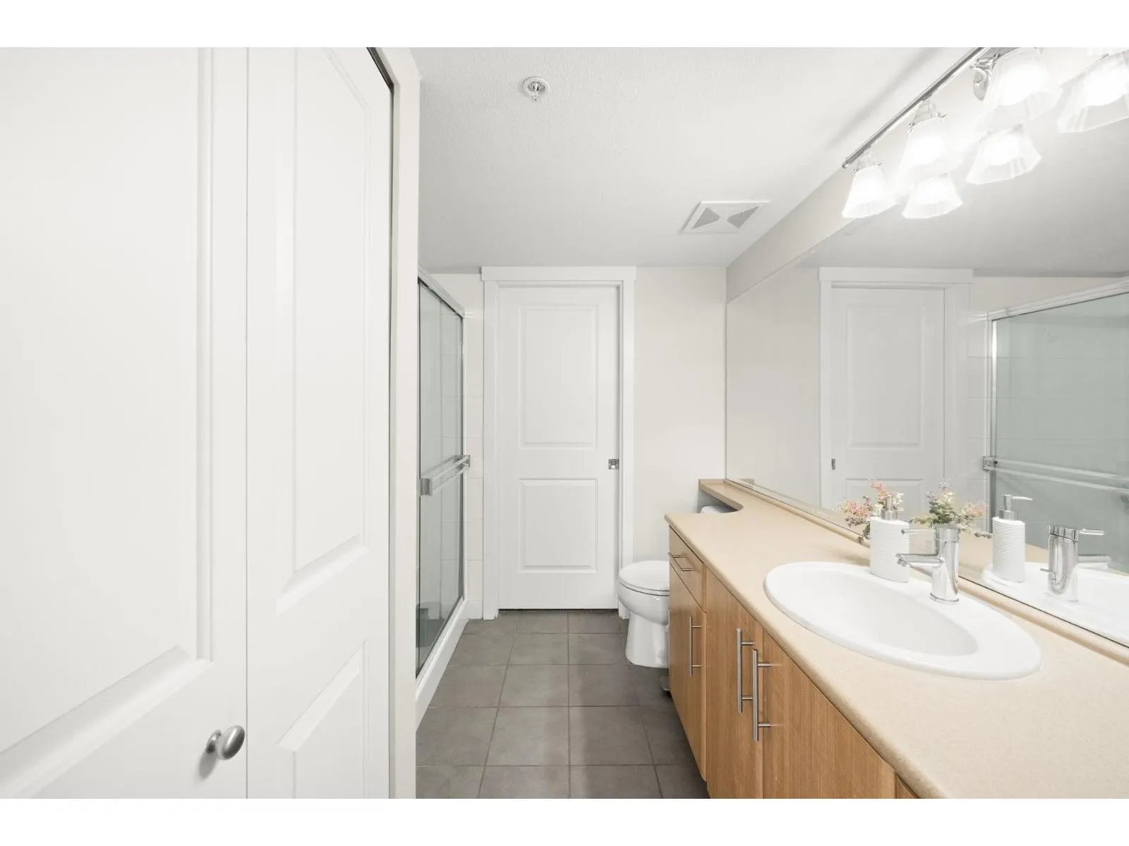 305 19388 65 AVENUE