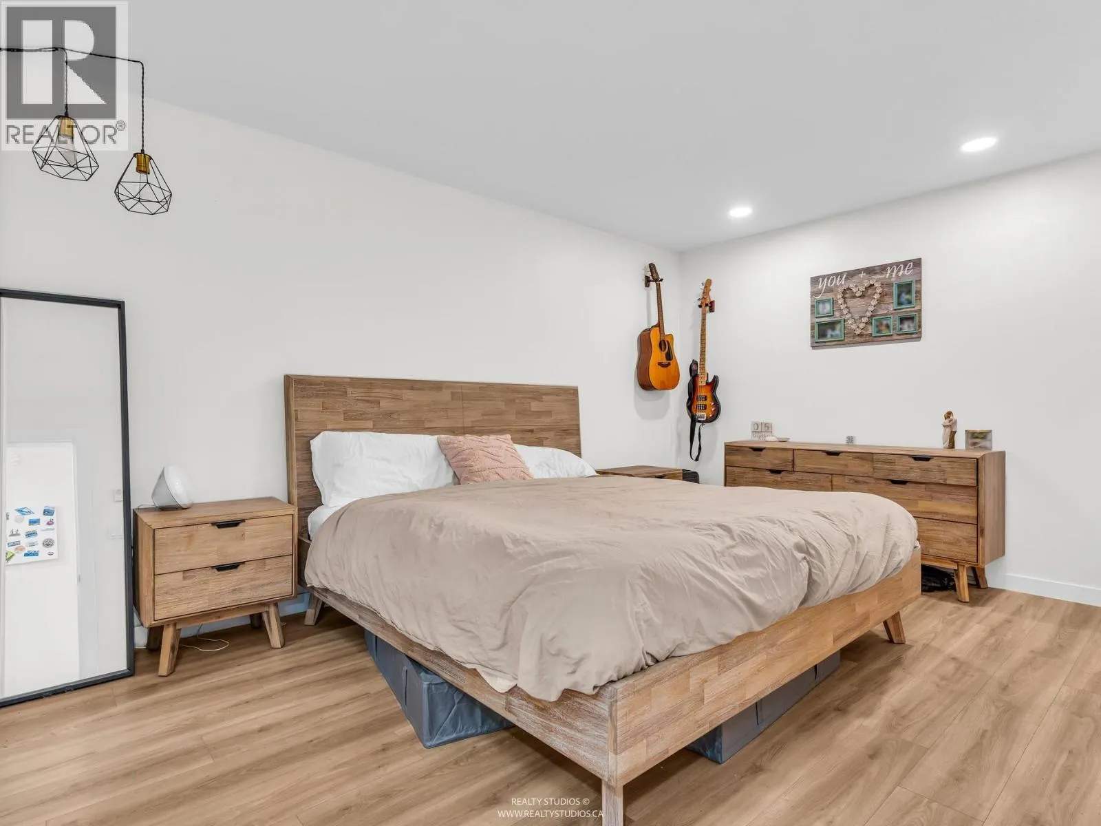 305 1500 OSTLER COURT