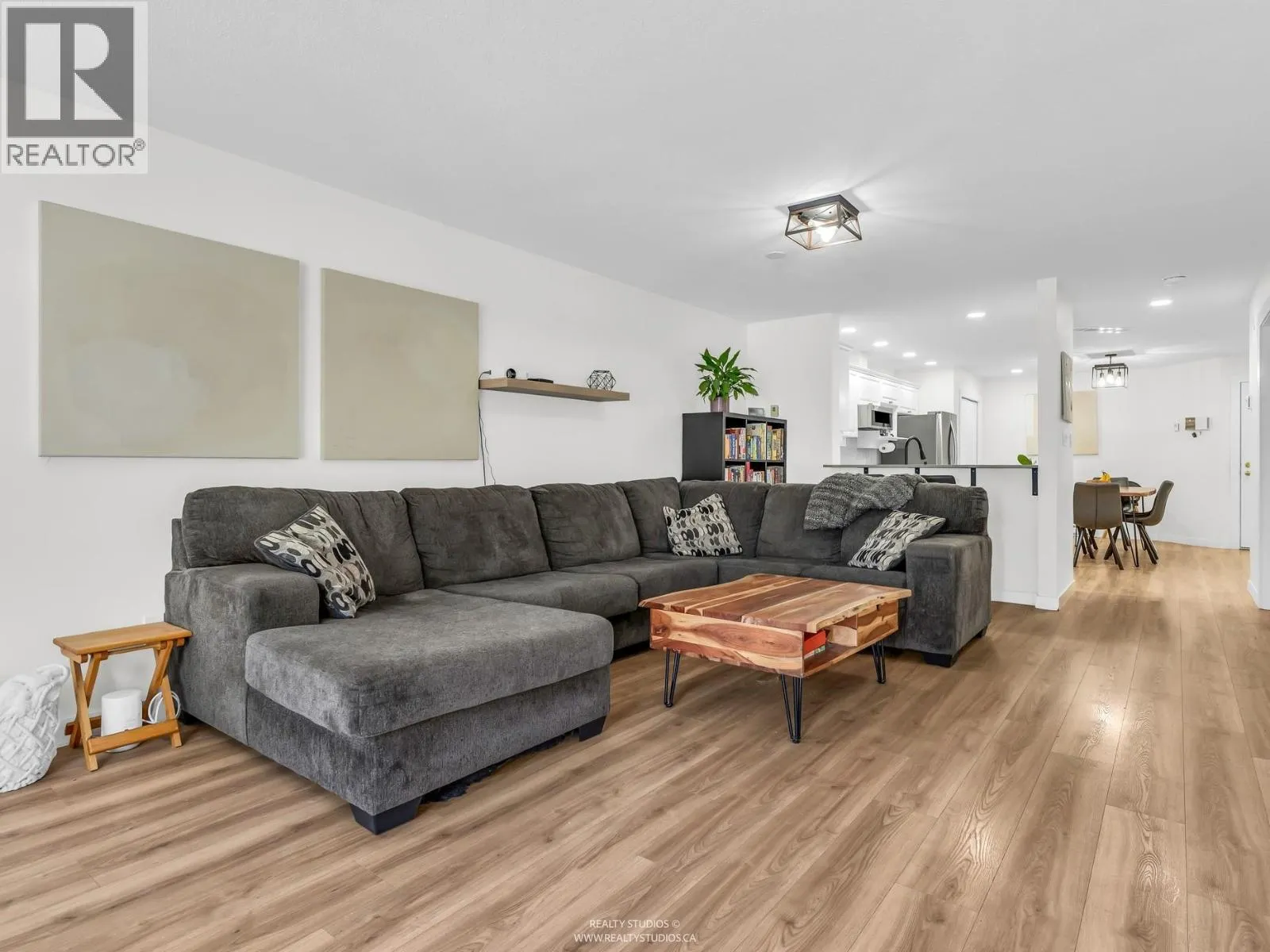 305 1500 OSTLER COURT