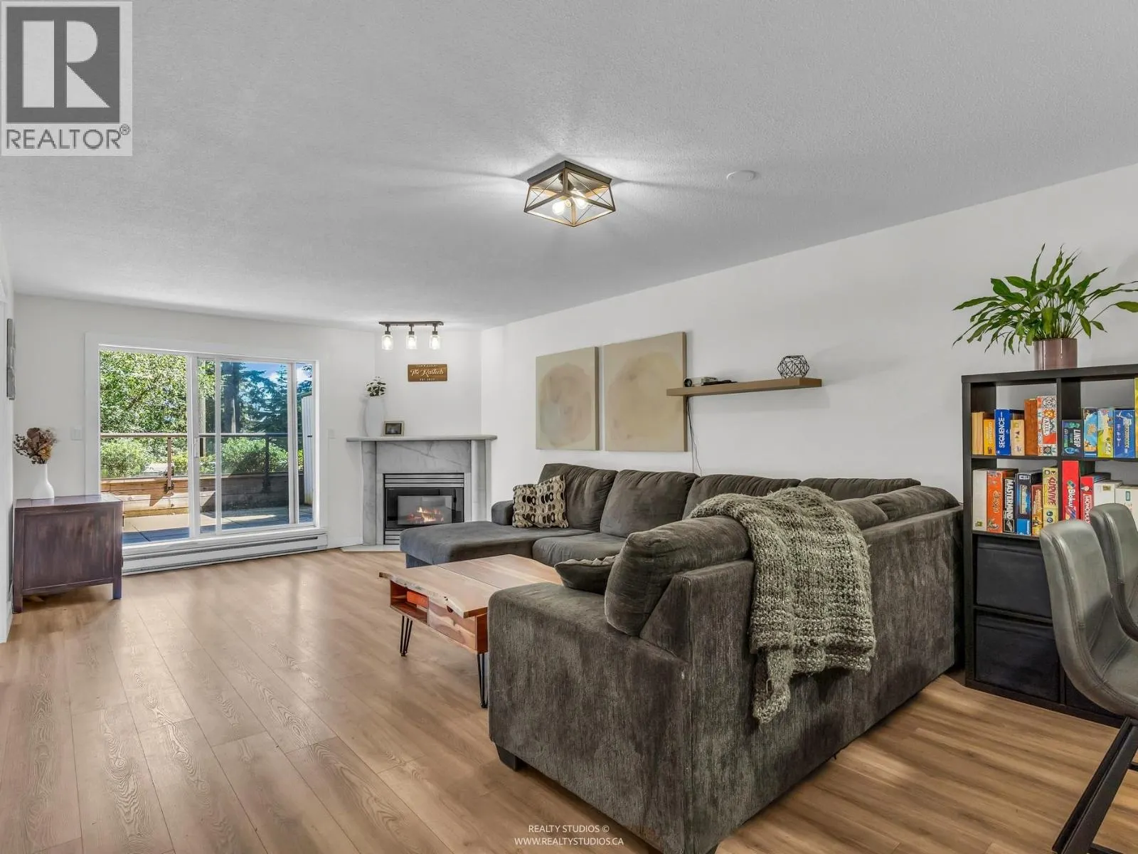 305 1500 OSTLER COURT