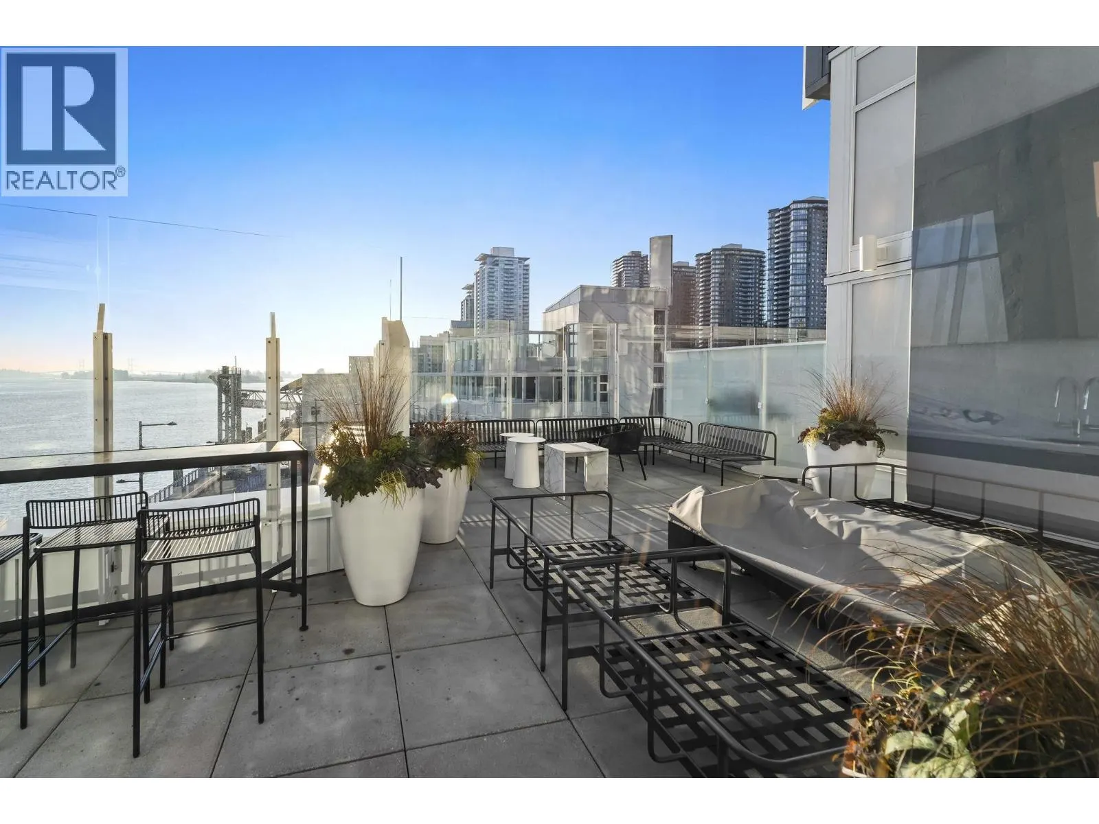 3903 680 QUAYSIDE DRIVE
