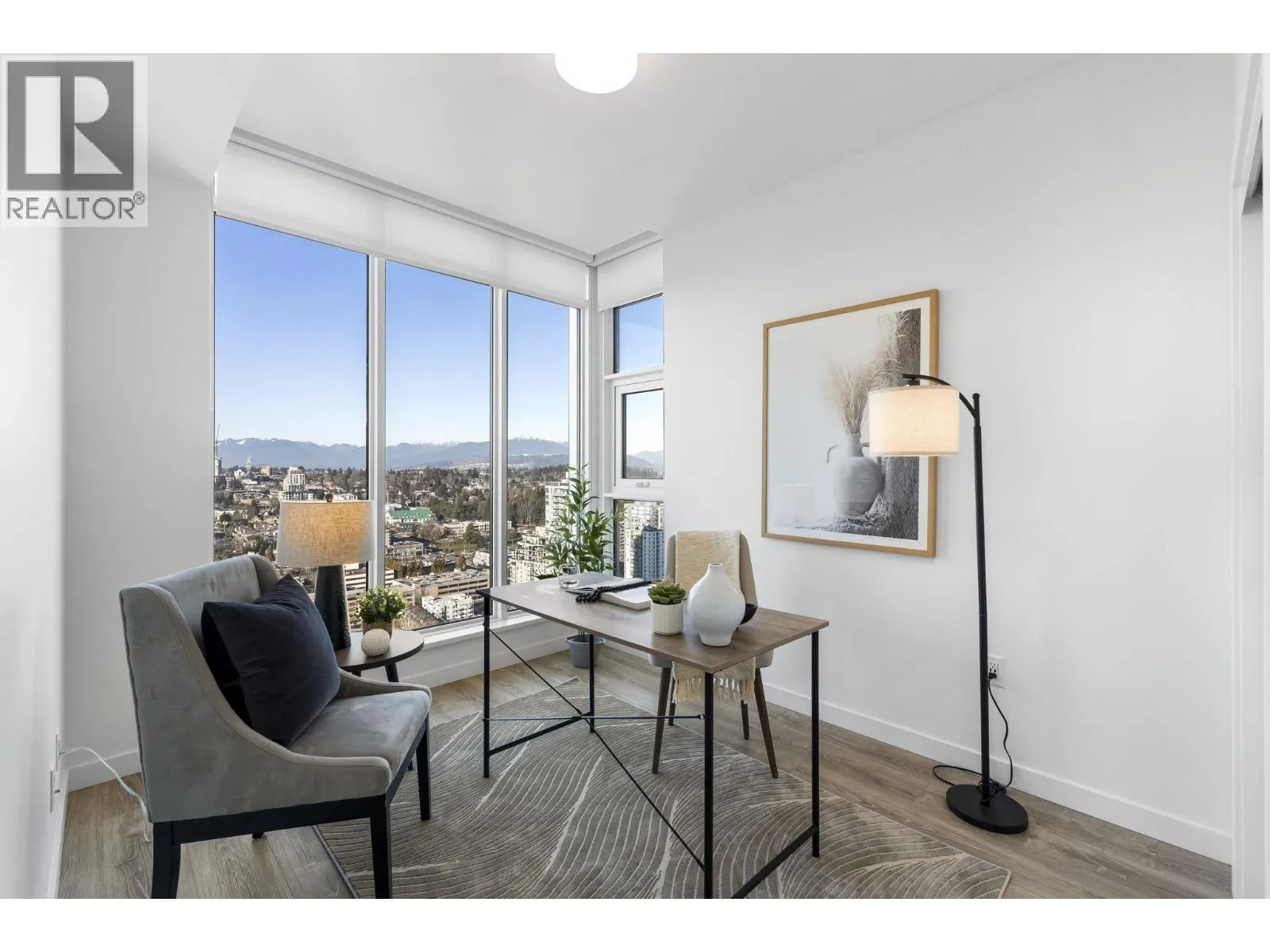 3903 680 QUAYSIDE DRIVE
