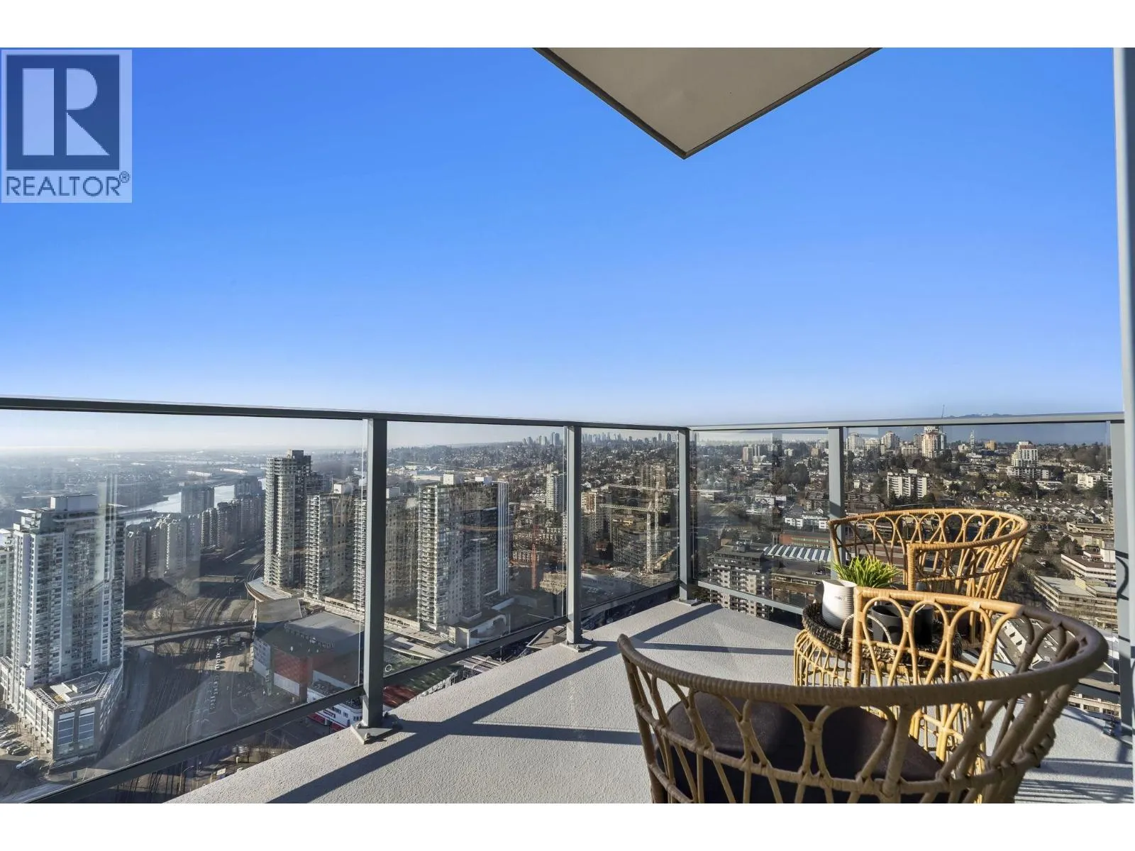 3903 680 QUAYSIDE DRIVE
