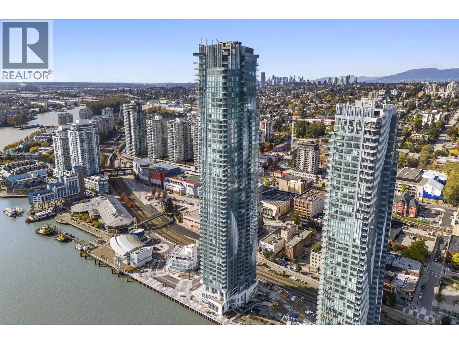3903 680 QUAYSIDE DRIVE