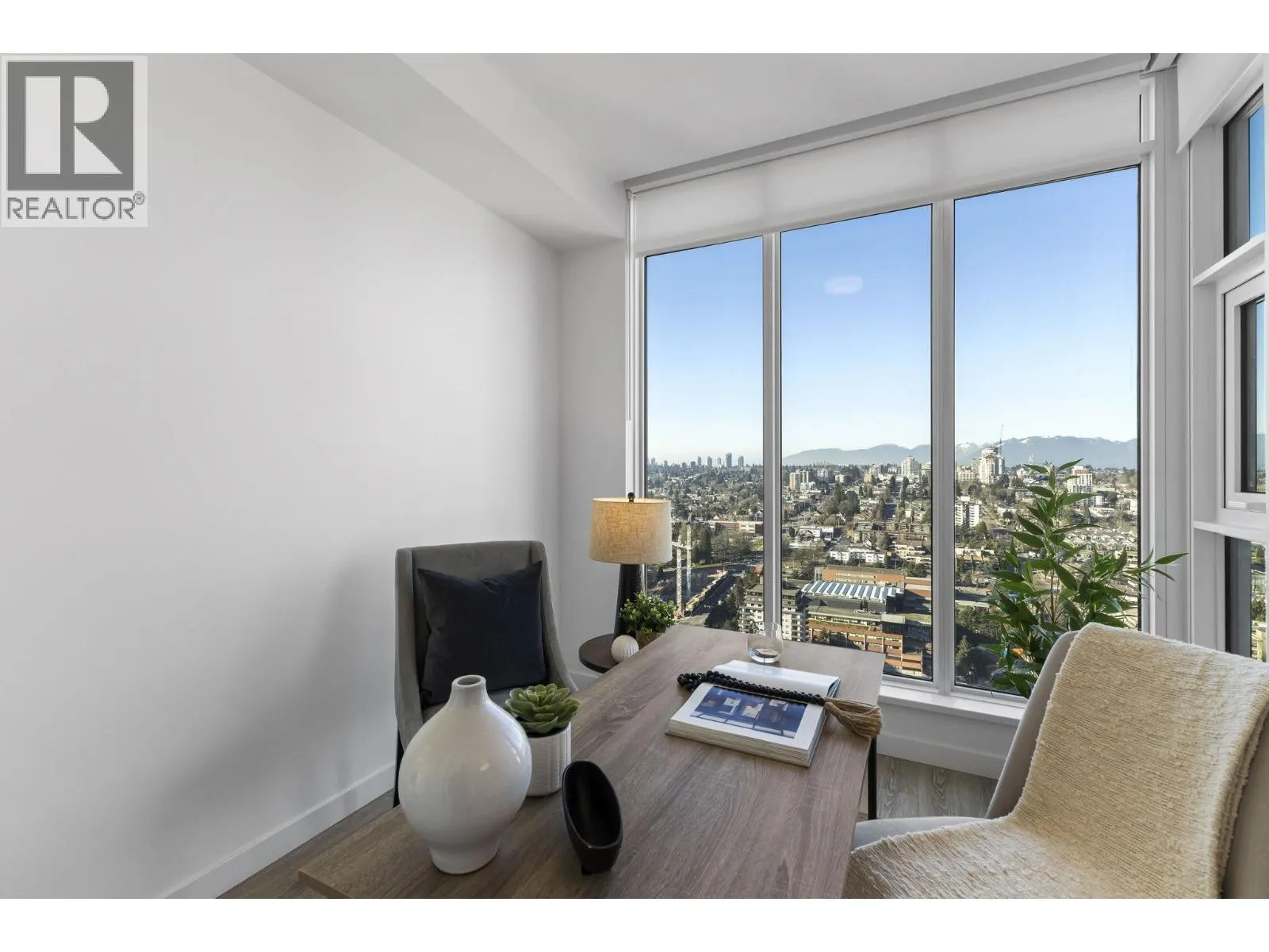 3903 680 QUAYSIDE DRIVE