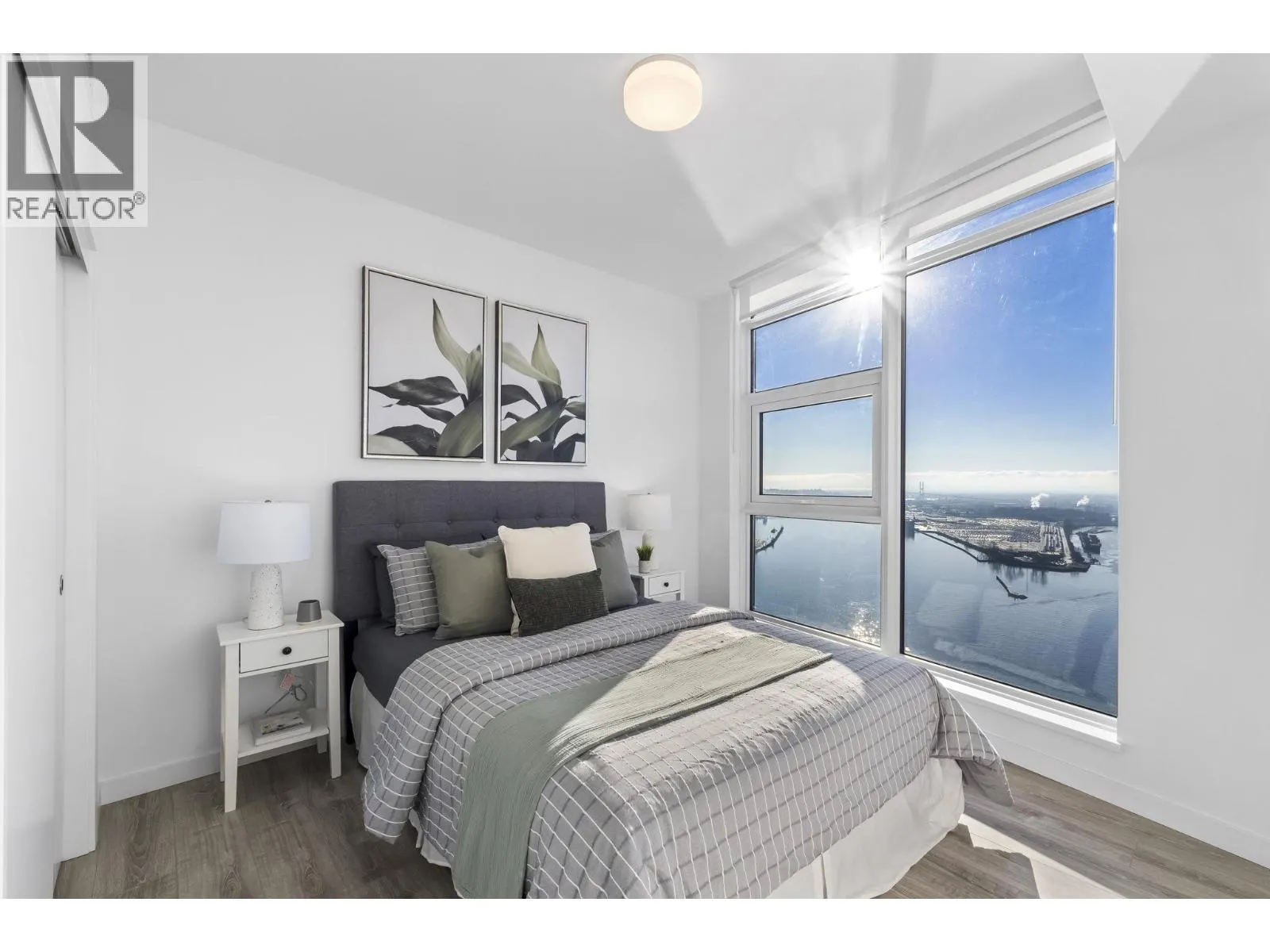 3903 680 QUAYSIDE DRIVE