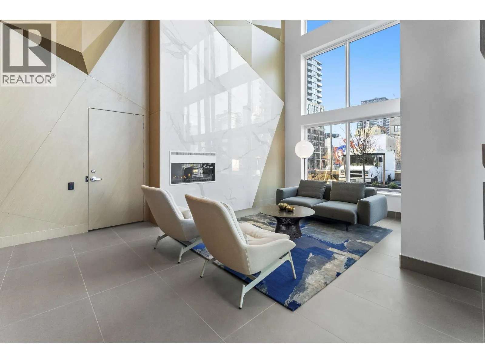 3903 680 QUAYSIDE DRIVE