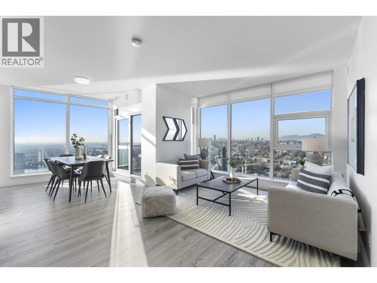 3903 680 QUAYSIDE DRIVE